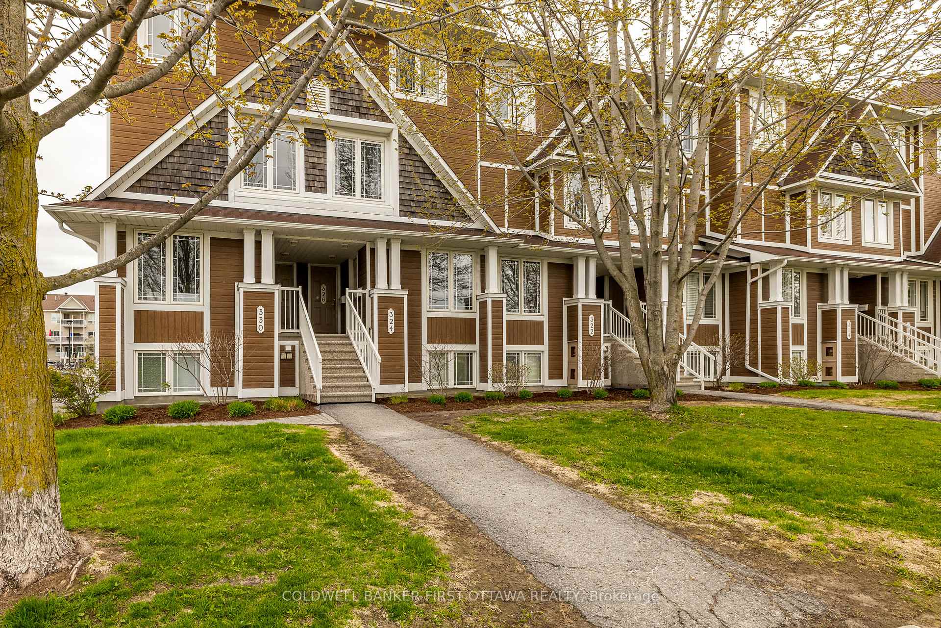 Photo 2 of 326 Crownridge Drive, Ottawa, Kanata - Emerald Meadows/Trailwest — HOMEH