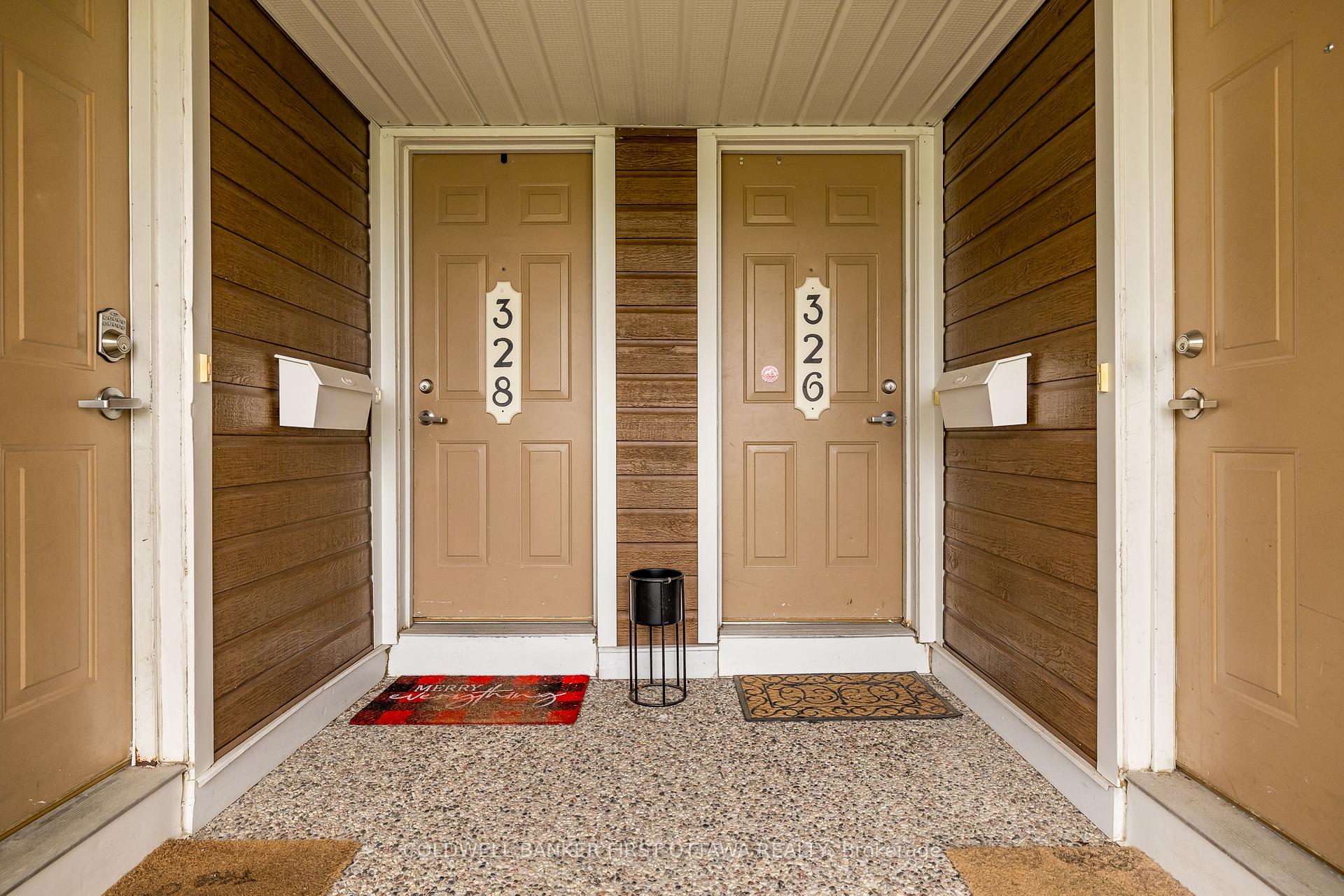 Photo 4 of 326 Crownridge Drive, Ottawa, Kanata - Emerald Meadows/Trailwest — HOMEH