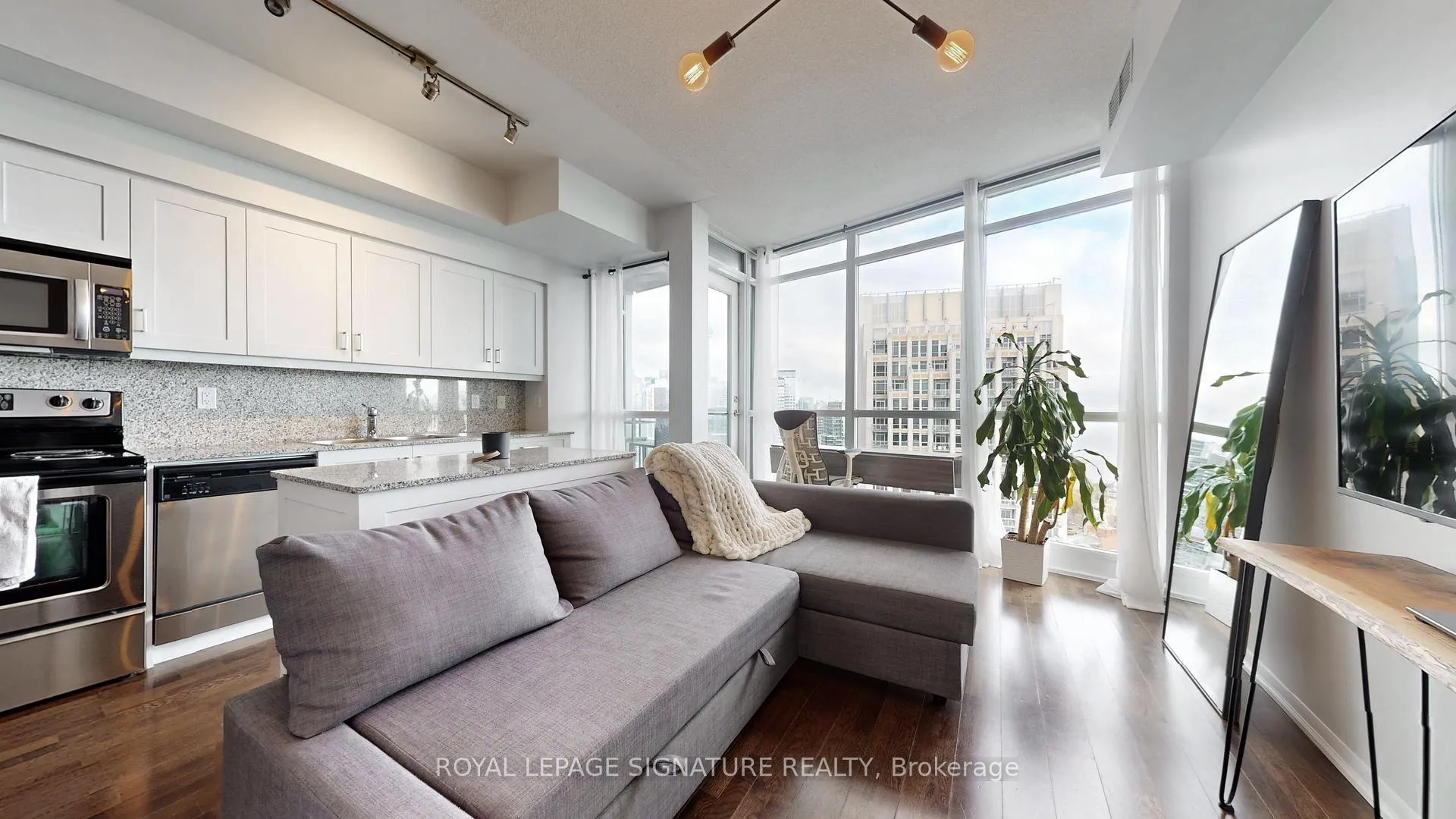 Photo 1 of Unit 3403, 215 Fort York Boulevard, Toronto, Niagara — HOMEH