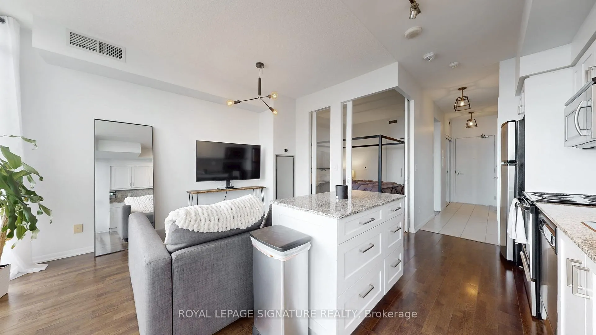 Photo 7 of Unit 3403, 215 Fort York Boulevard, Toronto, Niagara — HOMEH