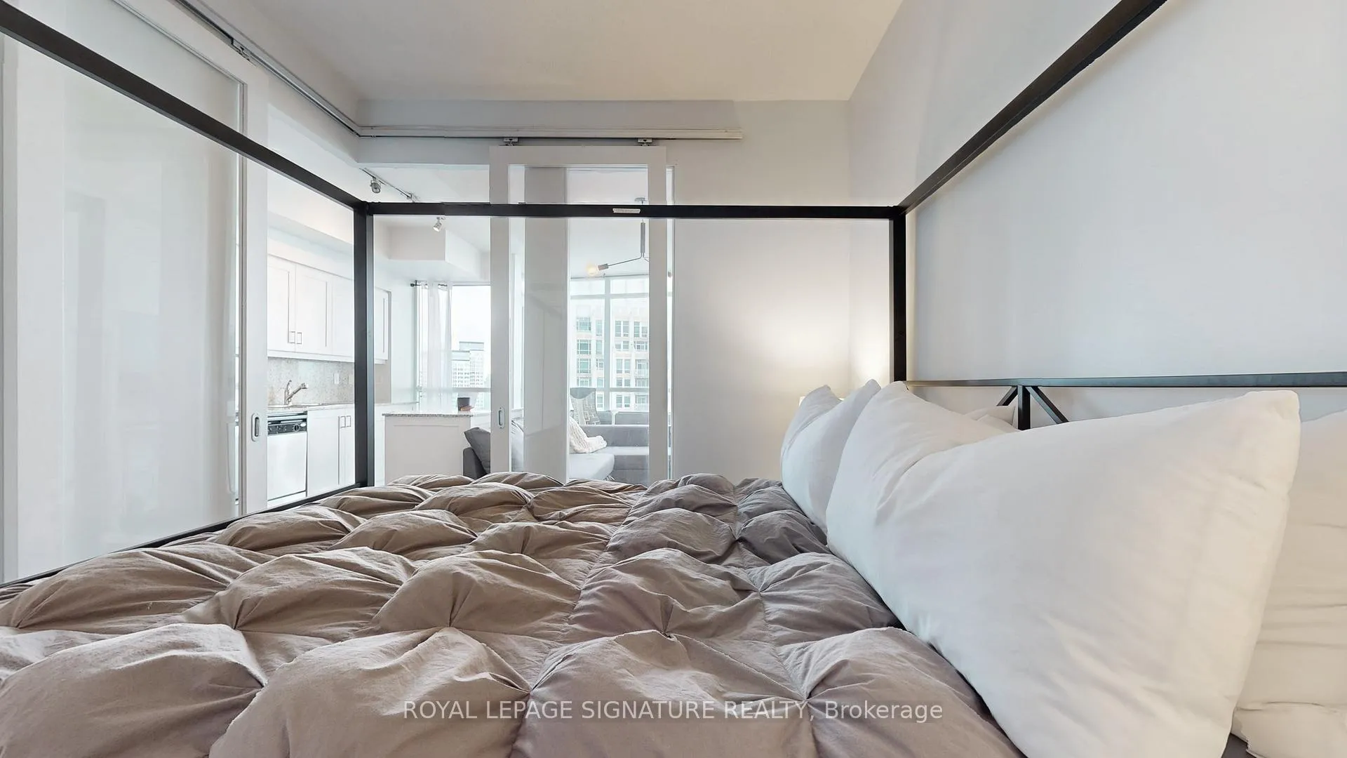 Photo 11 of Unit 3403, 215 Fort York Boulevard, Toronto, Niagara — HOMEH