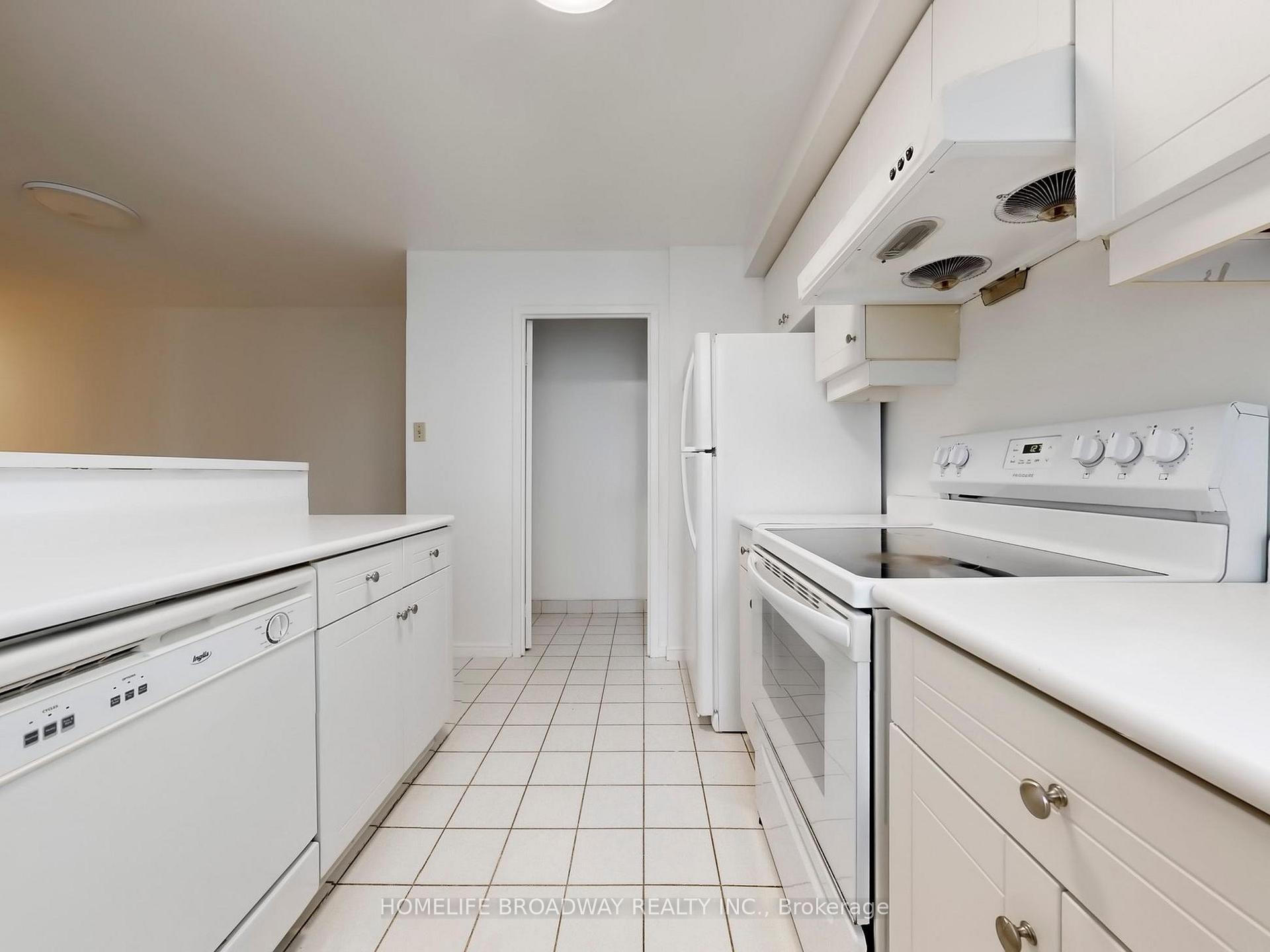 Photo 16 of Unit 2407, 10 Queens Quay W, Toronto, Waterfront Communities — HOMEH