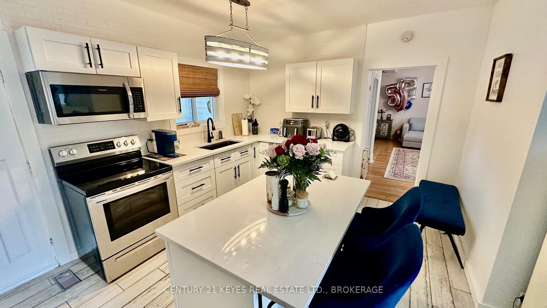 Photo 7 of 267 John Street, Gananoque — HOMEH