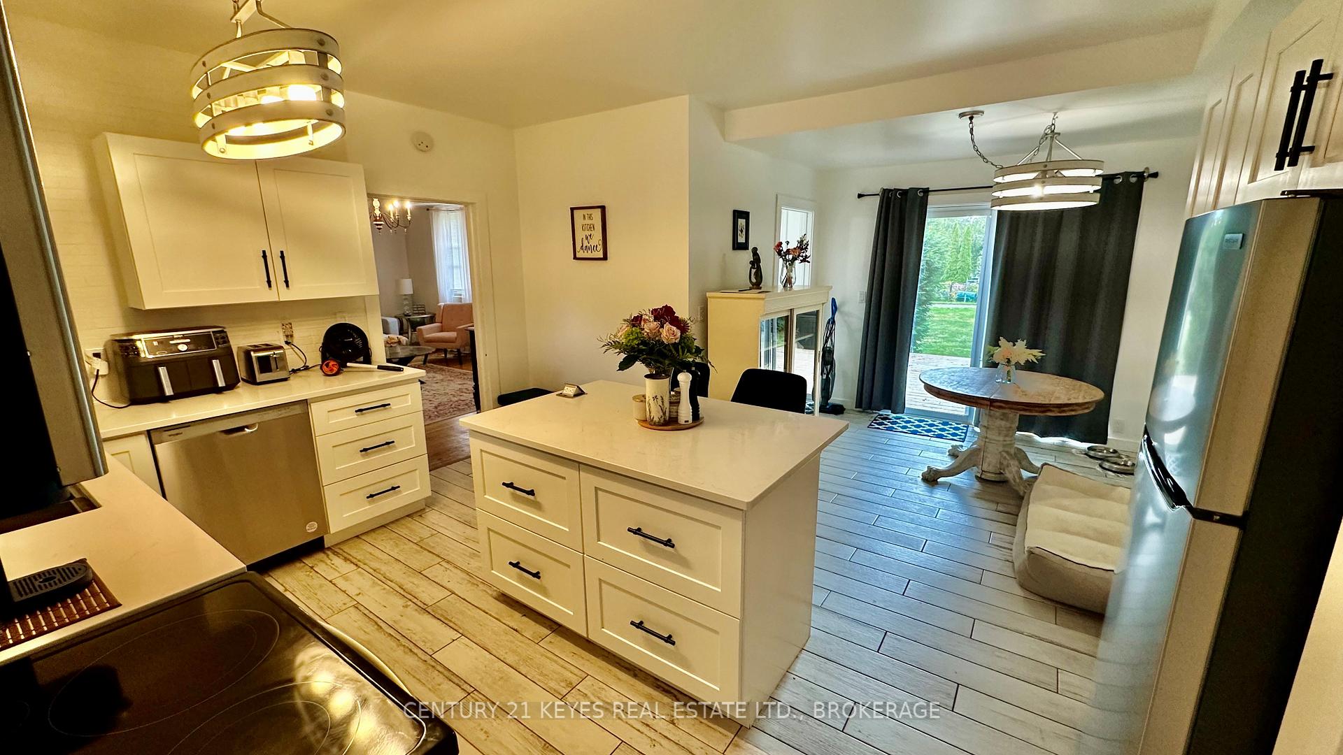 Photo 9 of 267 John Street, Gananoque — HOMEH