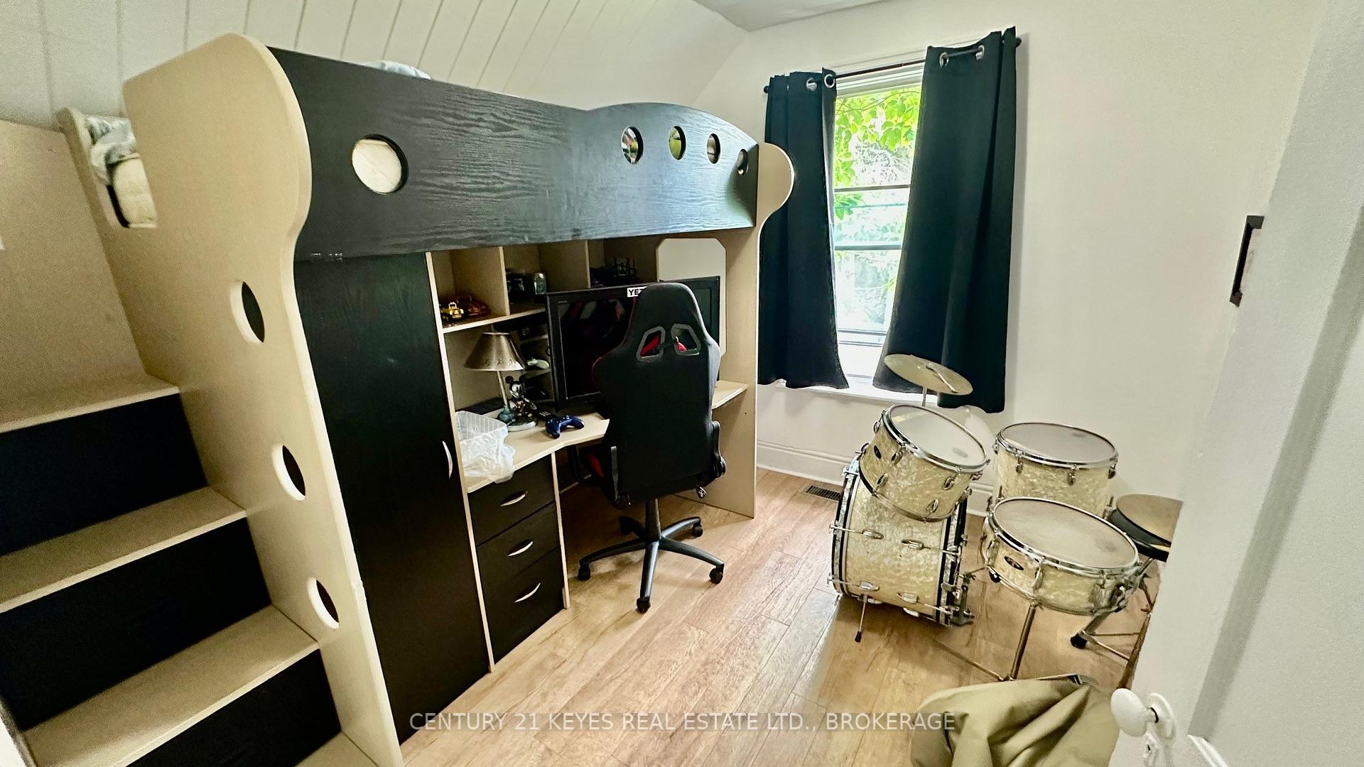 Photo 21 of 267 John Street, Gananoque — HOMEH