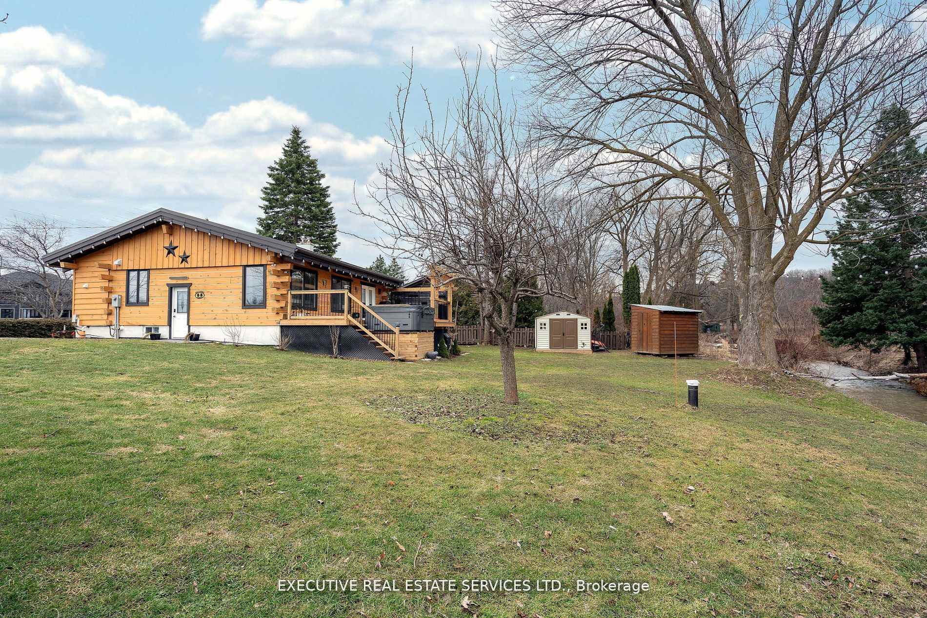 Front of 795744 Grey Road 19