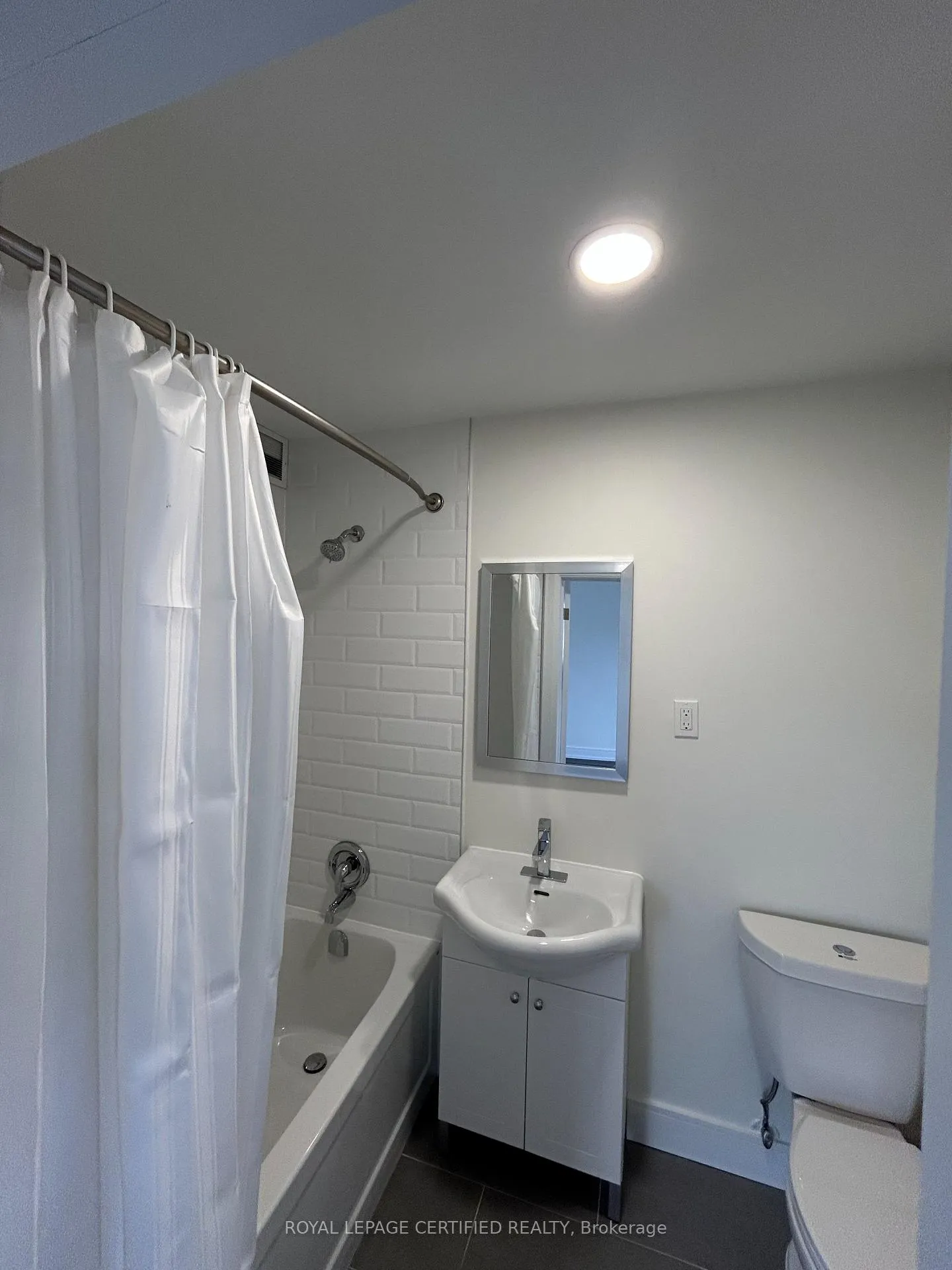 Photo 6 of Unit 26, 3464 Yonge Street, Toronto, Lawrence Park North — HOMEH