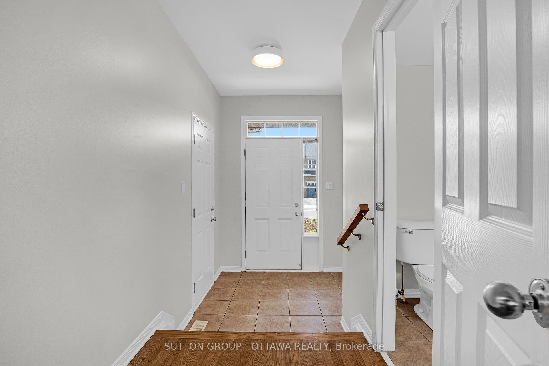 Photo 3 of 4401 Goldeneye Way, Ottawa, Riverside South/Gloucester Glen — HOMEH