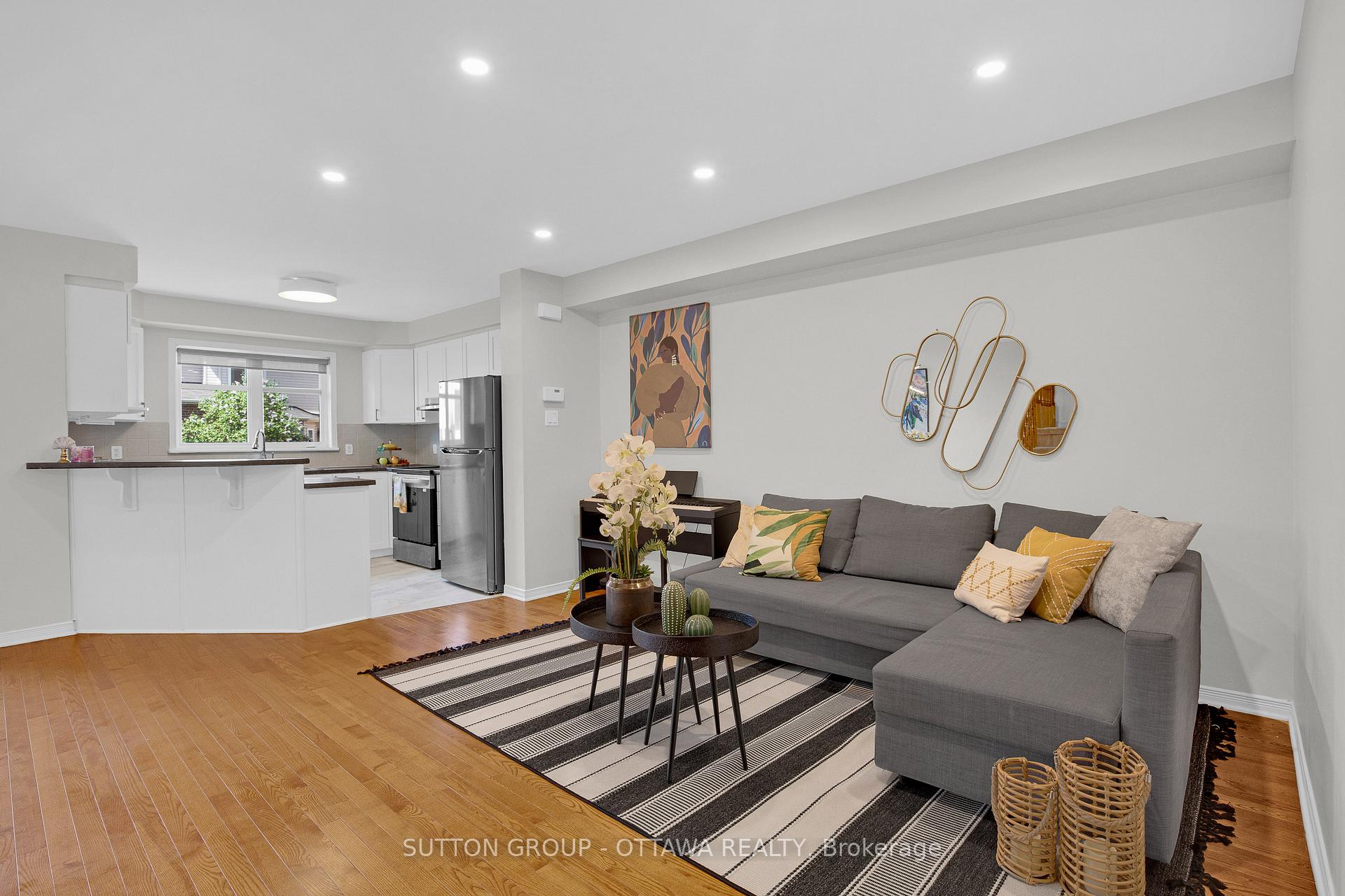 Photo 4 of 4401 Goldeneye Way, Ottawa, Riverside South/Gloucester Glen — HOMEH