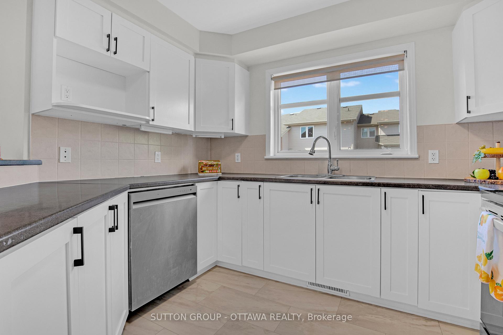 Photo 13 of 4401 Goldeneye Way, Ottawa, Riverside South/Gloucester Glen — HOMEH