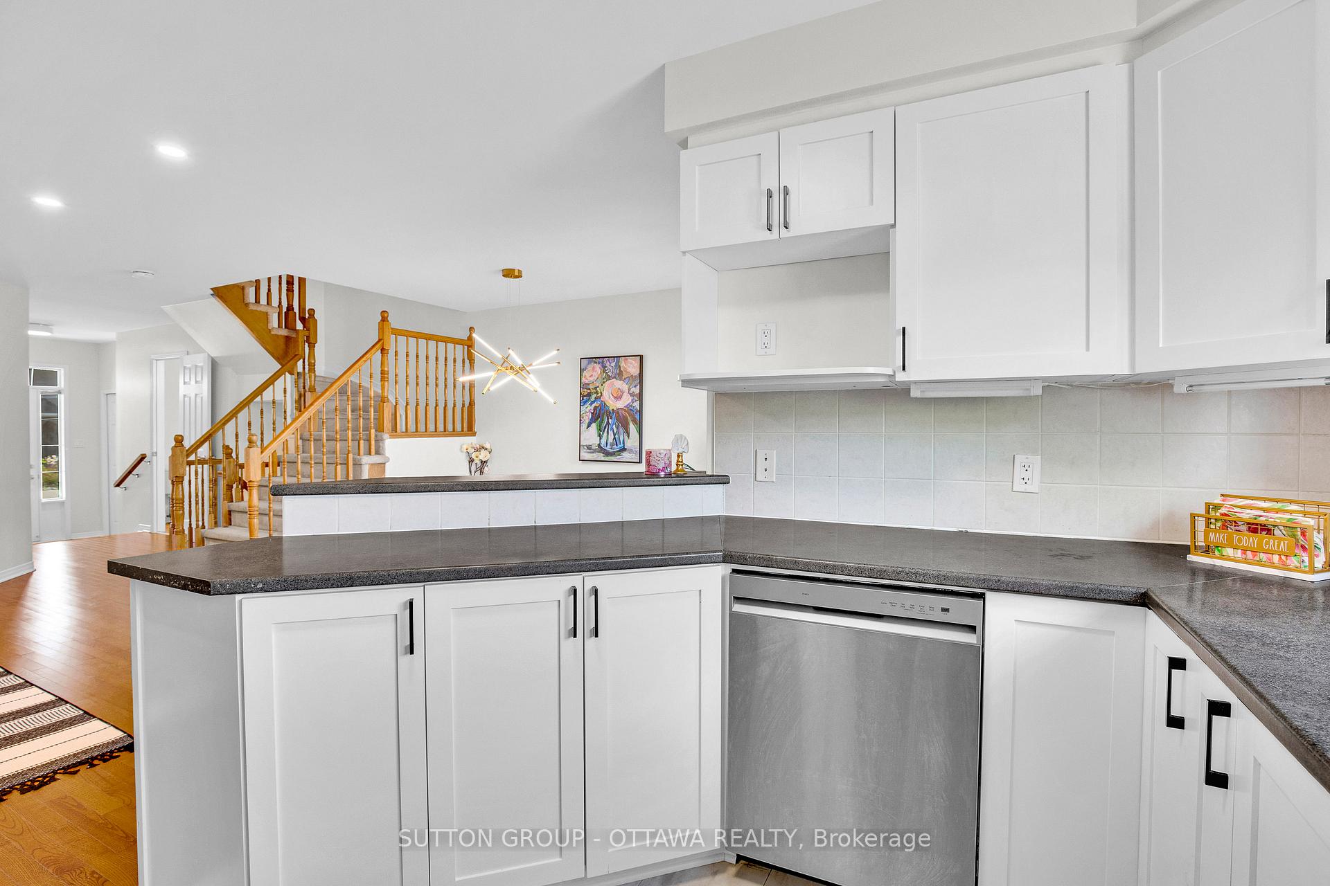 Photo 14 of 4401 Goldeneye Way, Ottawa, Riverside South/Gloucester Glen — HOMEH