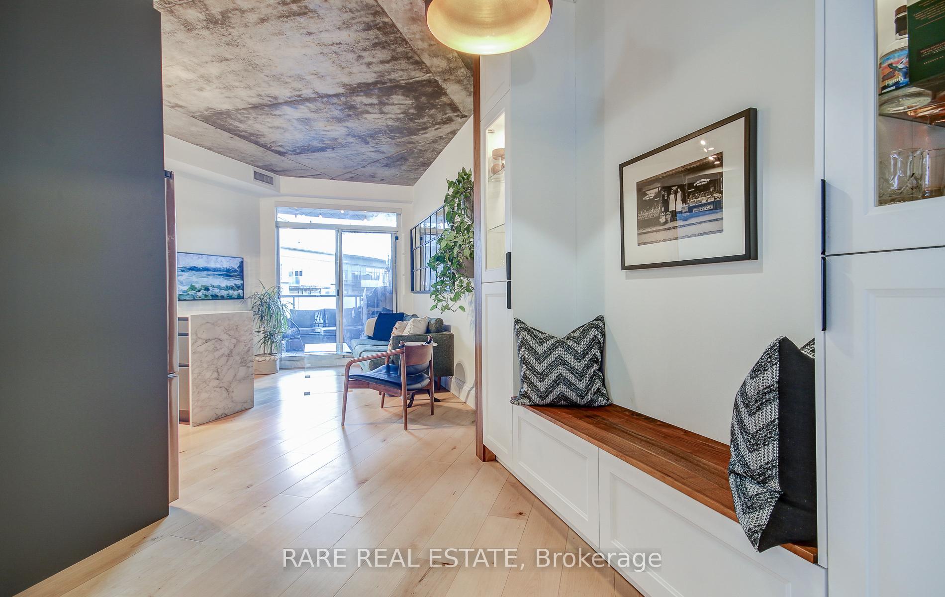 Photo 3 of Unit 829, 1 Shaw Street, Toronto, Niagara — HOMEH