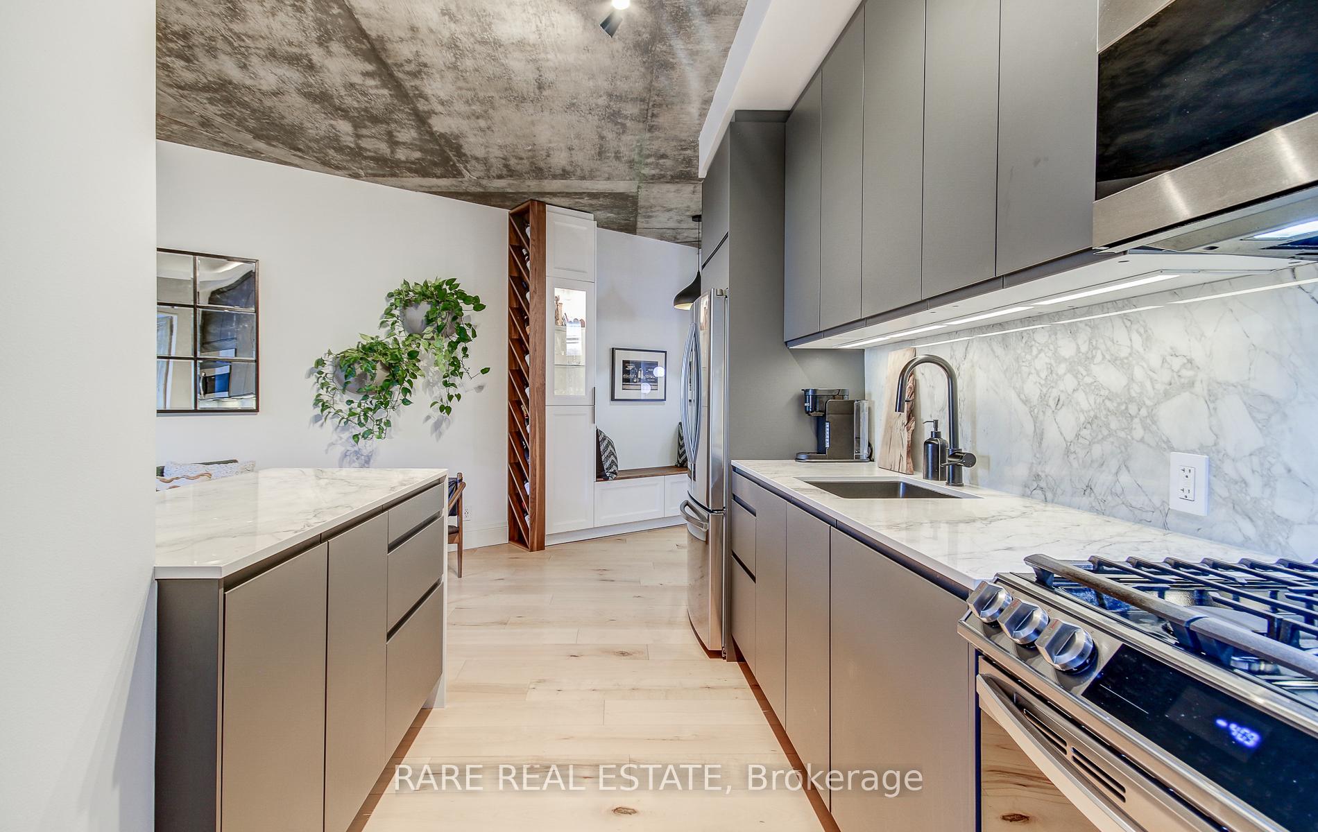 Photo 16 of Unit 829, 1 Shaw Street, Toronto, Niagara — HOMEH