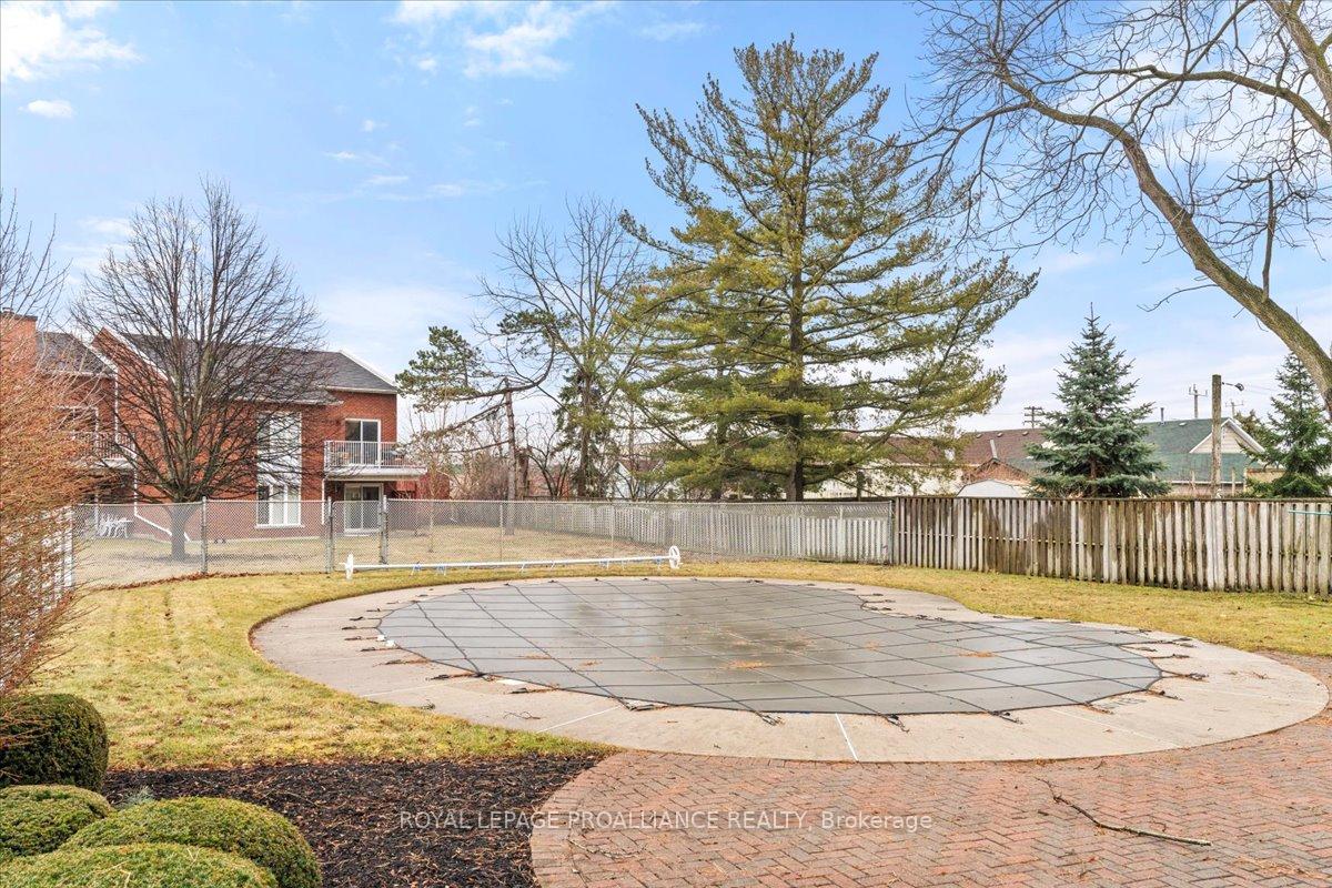 Photo 4 of Unit 7, 179 Herchimer Avenue, Belleville, Belleville Ward — HOMEH