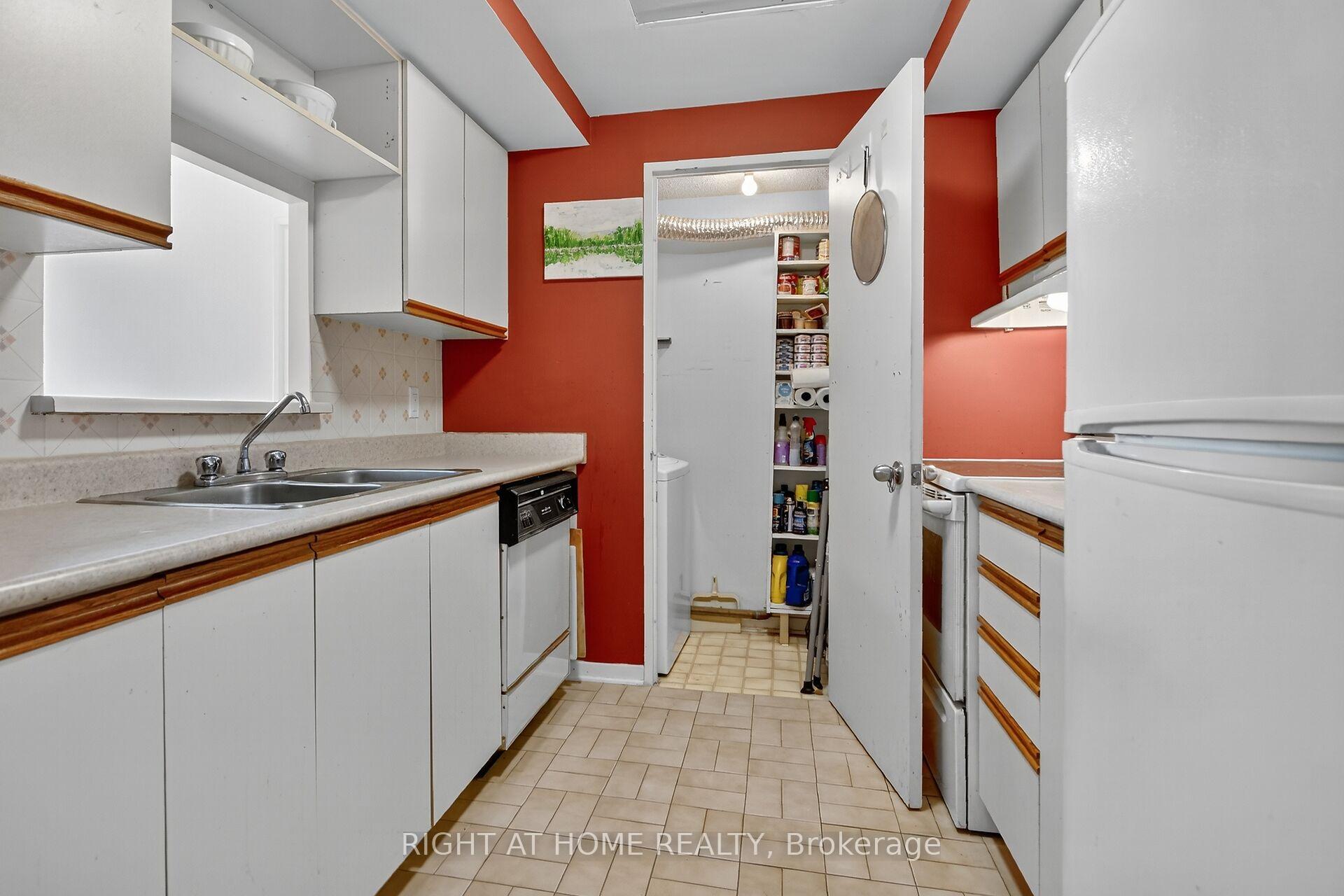 Photo 8 of Unit 811, 35 Holland Avenue, Ottawa, Ottawa West — HOMEH