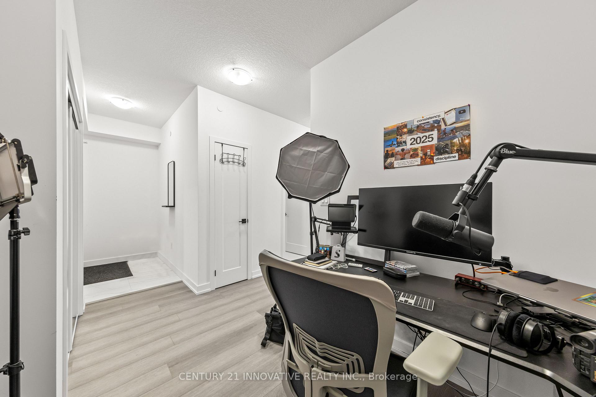 Photo 11 of Unit 913, 460 Dundas Street E, Hamilton, Waterdown — HOMEH