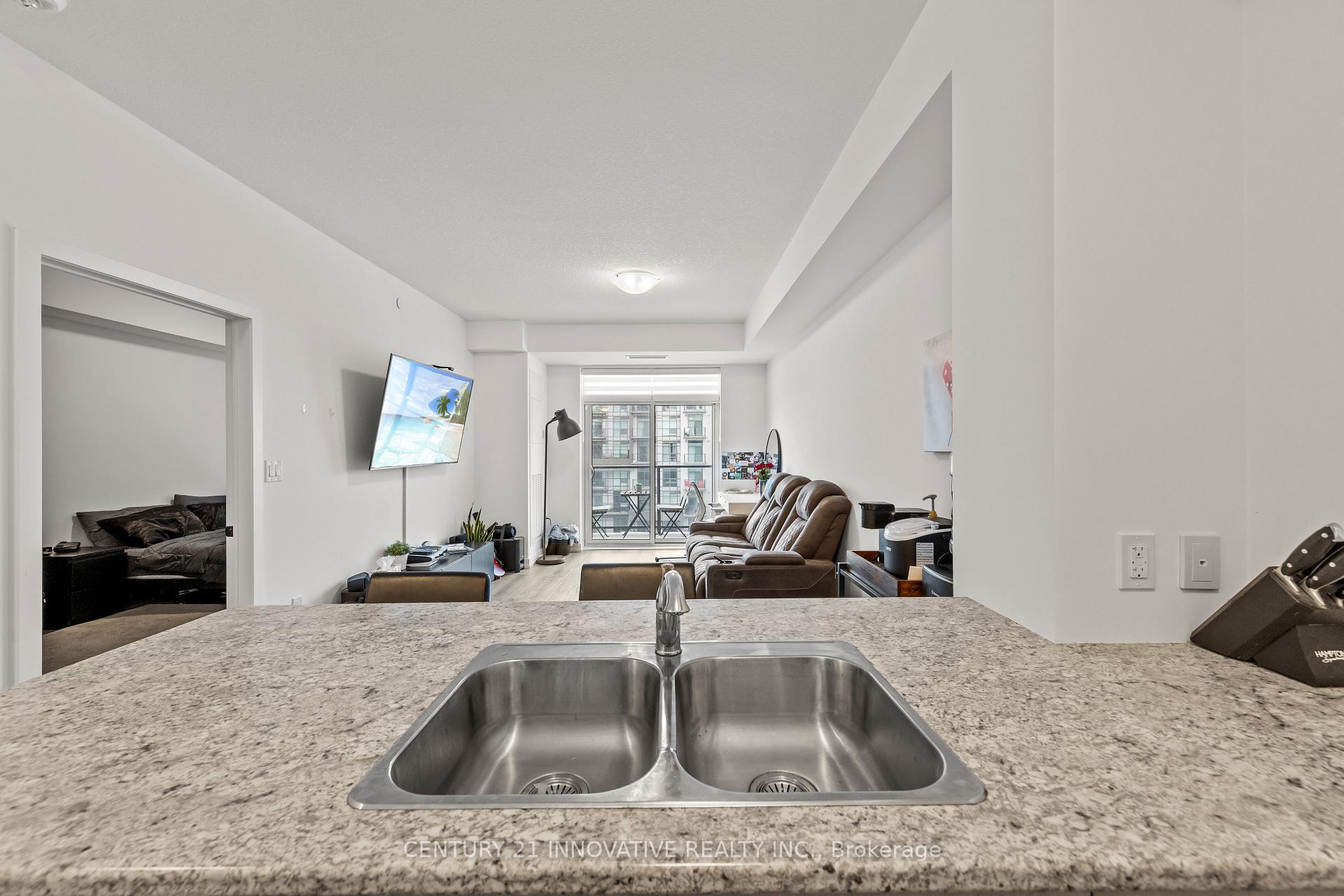 Photo 16 of Unit 913, 460 Dundas Street E, Hamilton, Waterdown — HOMEH