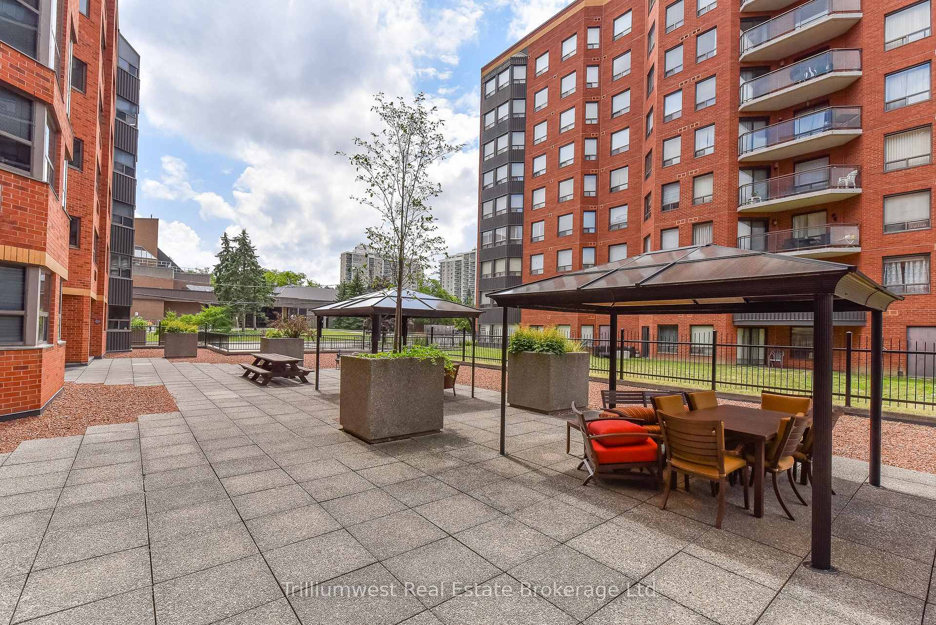 Photo 30 of Unit 401, 20 Ellen Street E, Kitchener — HOMEH