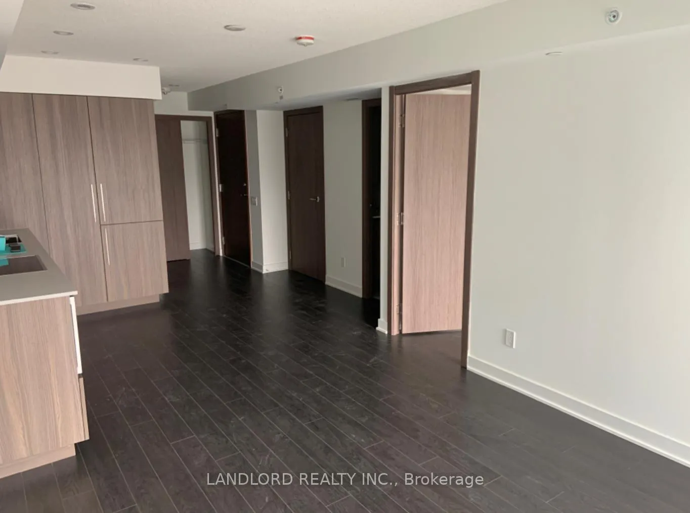 Photo 4 of Unit 1011, 17 Bathurst Street, Toronto, Waterfront Communities — HOMEH