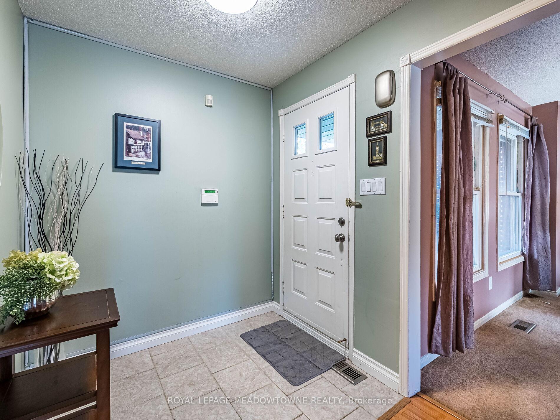 Photo 7 of 40 Lord Simcoe Drive, Brampton, Westgate — HOMEH