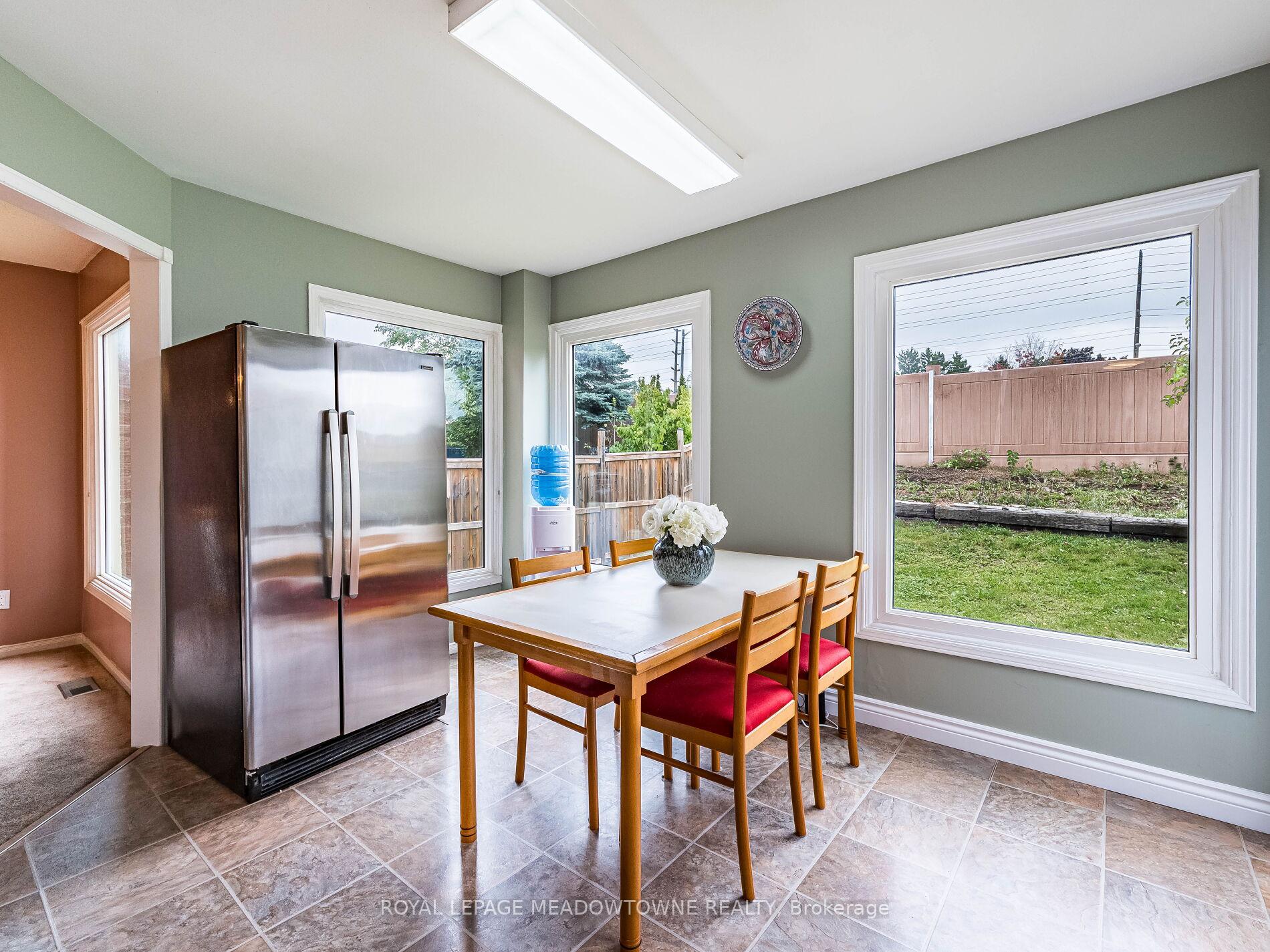 Photo 18 of 40 Lord Simcoe Drive, Brampton, Westgate — HOMEH