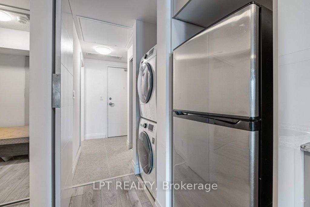 Photo 4 of Unit 920, 652 Princess Street, Kingston, Central City East — HOMEH