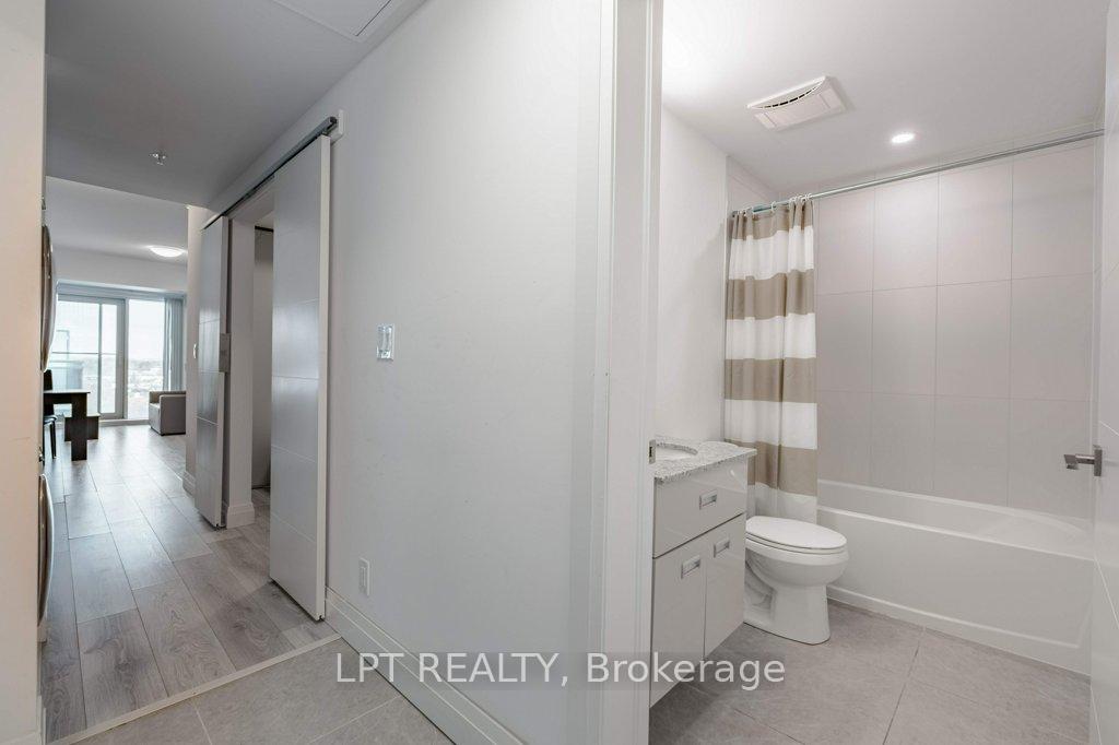Photo 6 of Unit 920, 652 Princess Street, Kingston, Central City East — HOMEH