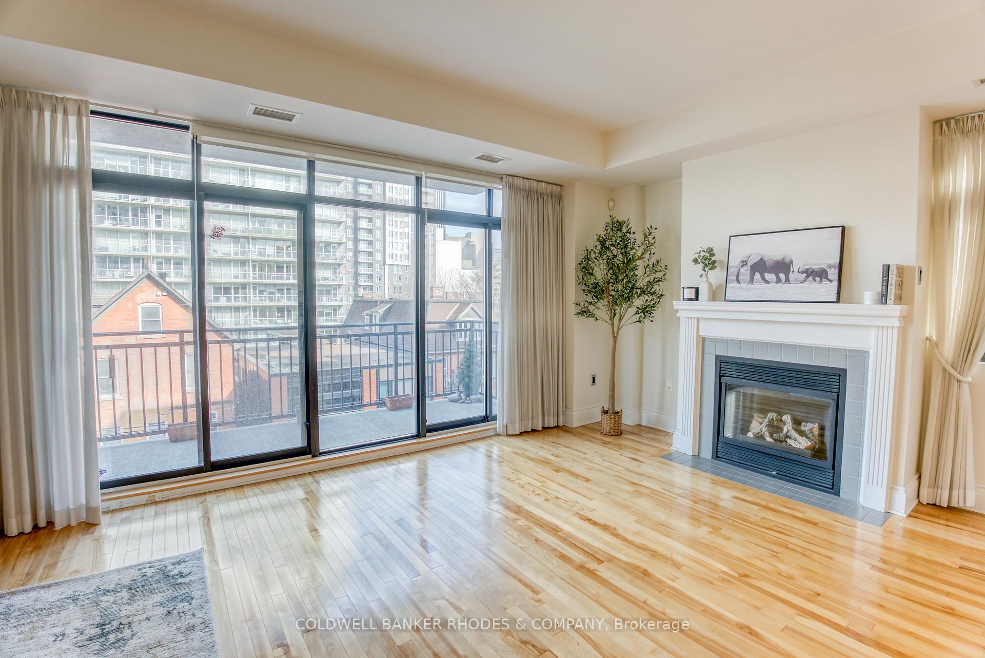 Photo 9 of Unit 402, 374 Cooper Street, Ottawa, Ottawa Centre — HOMEH