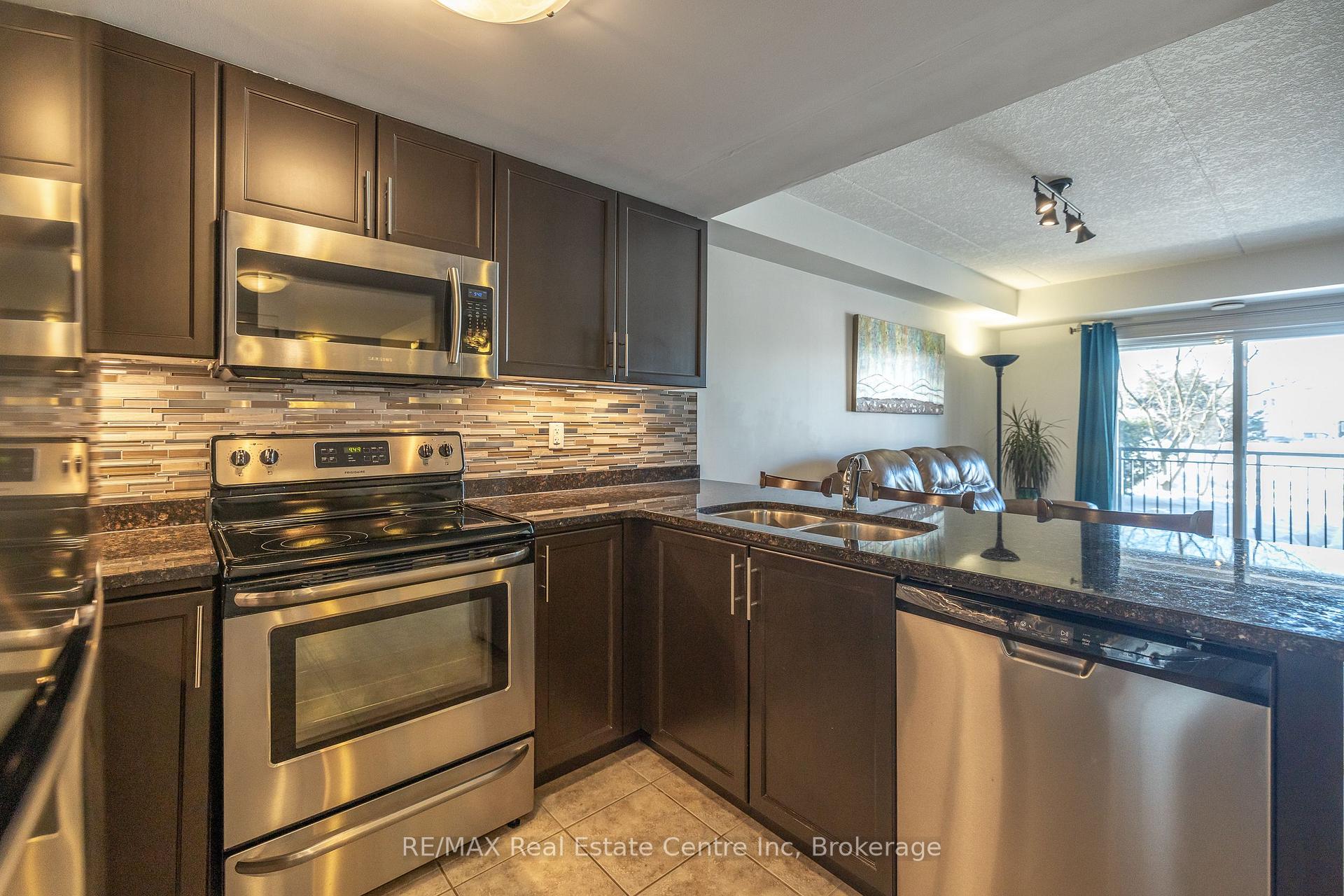 Photo 5 of Unit 111, 45 Kingsbury Square, Guelph, Pineridge/Westminster Woods — HOMEH