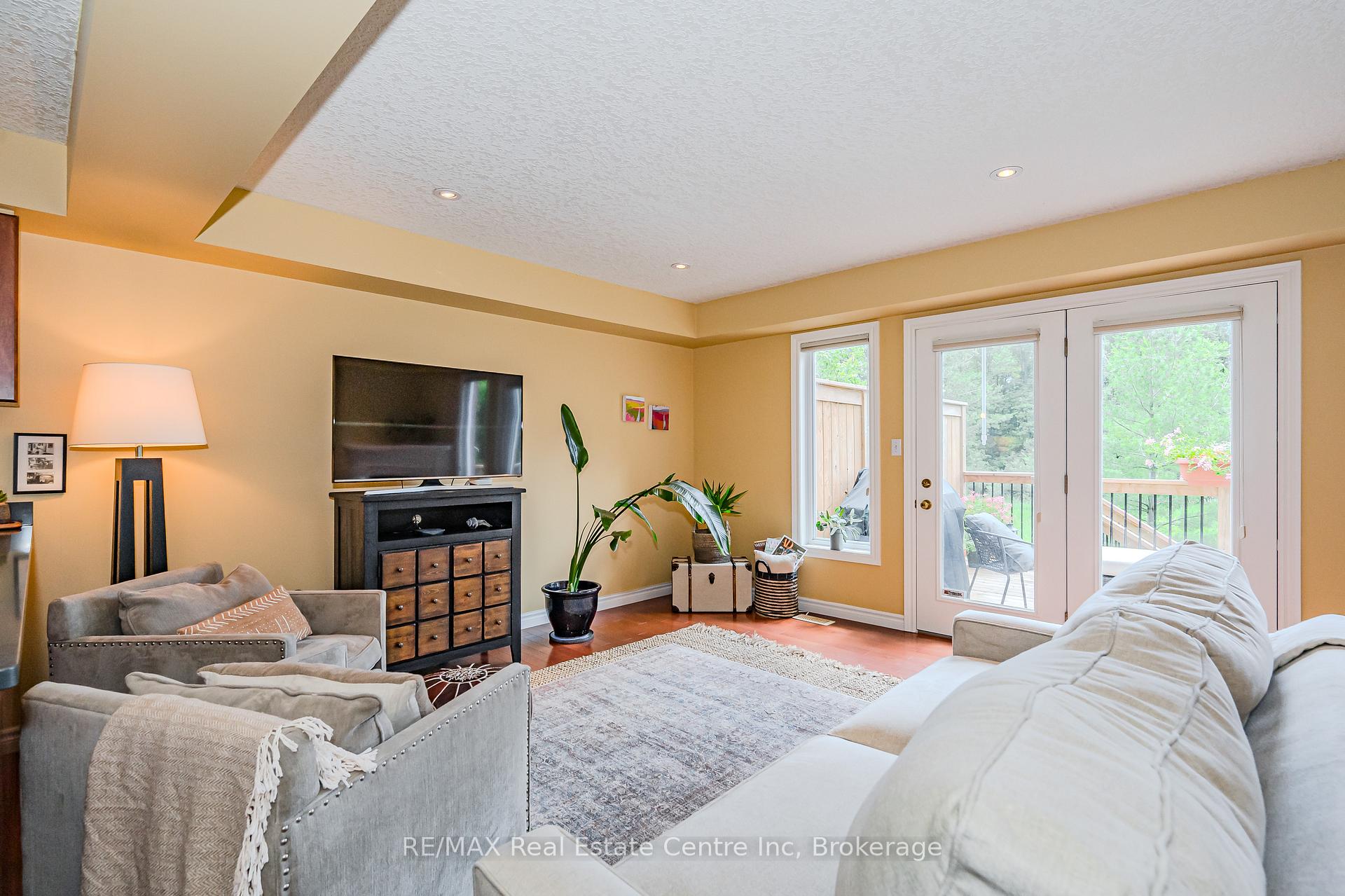 Photo 8 of Unit 67, 165 Terraview Crescent, Guelph, Kortright West — HOMEH
