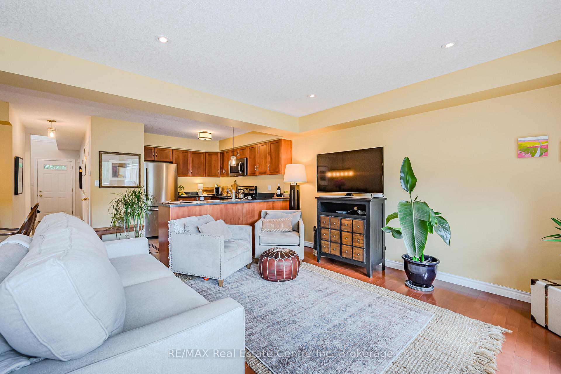 Photo 10 of Unit 67, 165 Terraview Crescent, Guelph, Kortright West — HOMEH