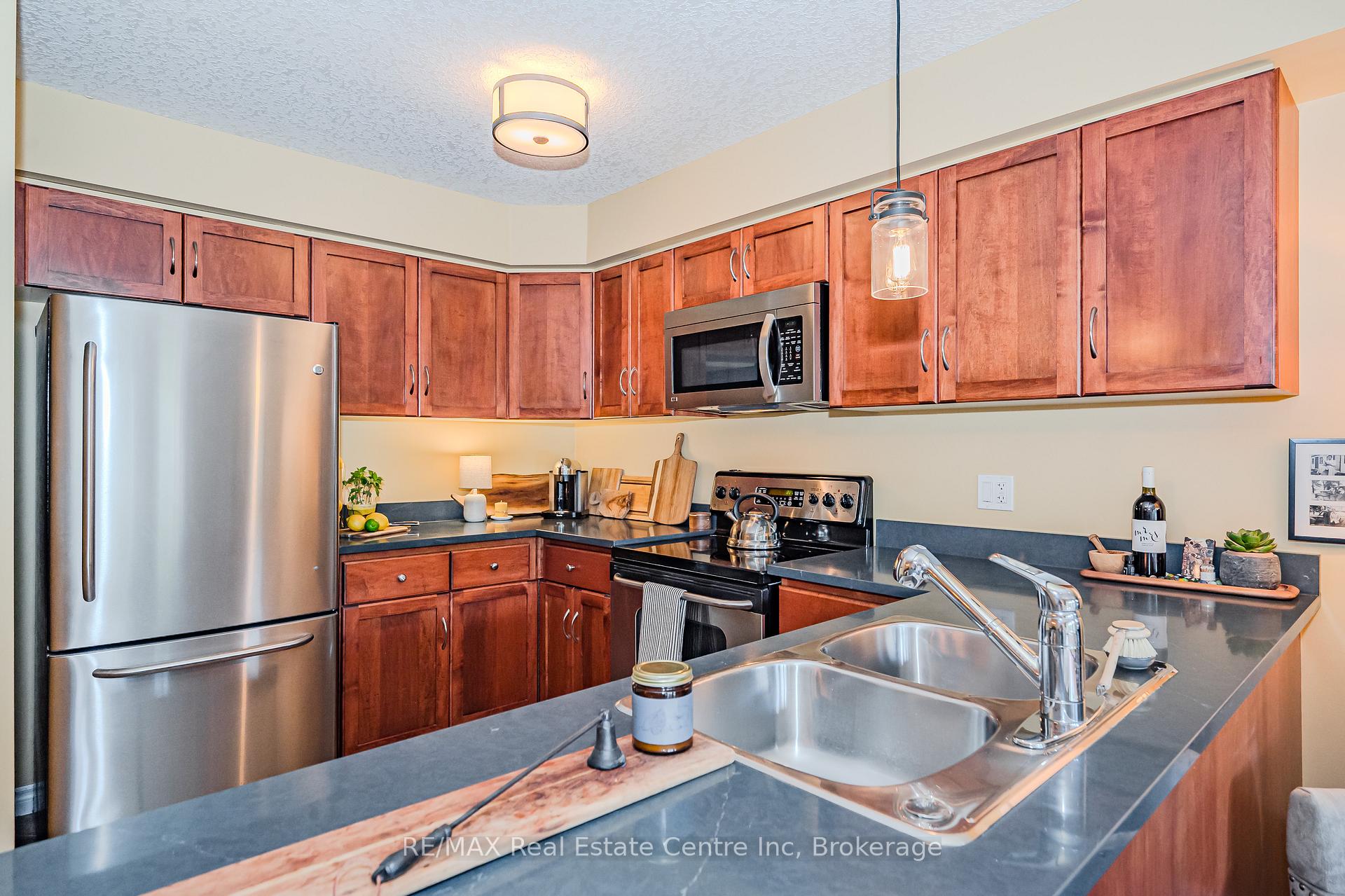 Photo 13 of Unit 67, 165 Terraview Crescent, Guelph, Kortright West — HOMEH