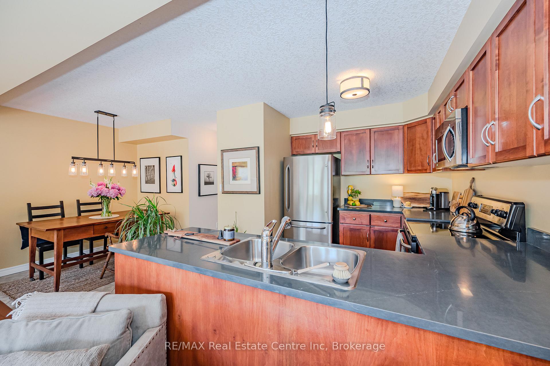 Photo 15 of Unit 67, 165 Terraview Crescent, Guelph, Kortright West — HOMEH