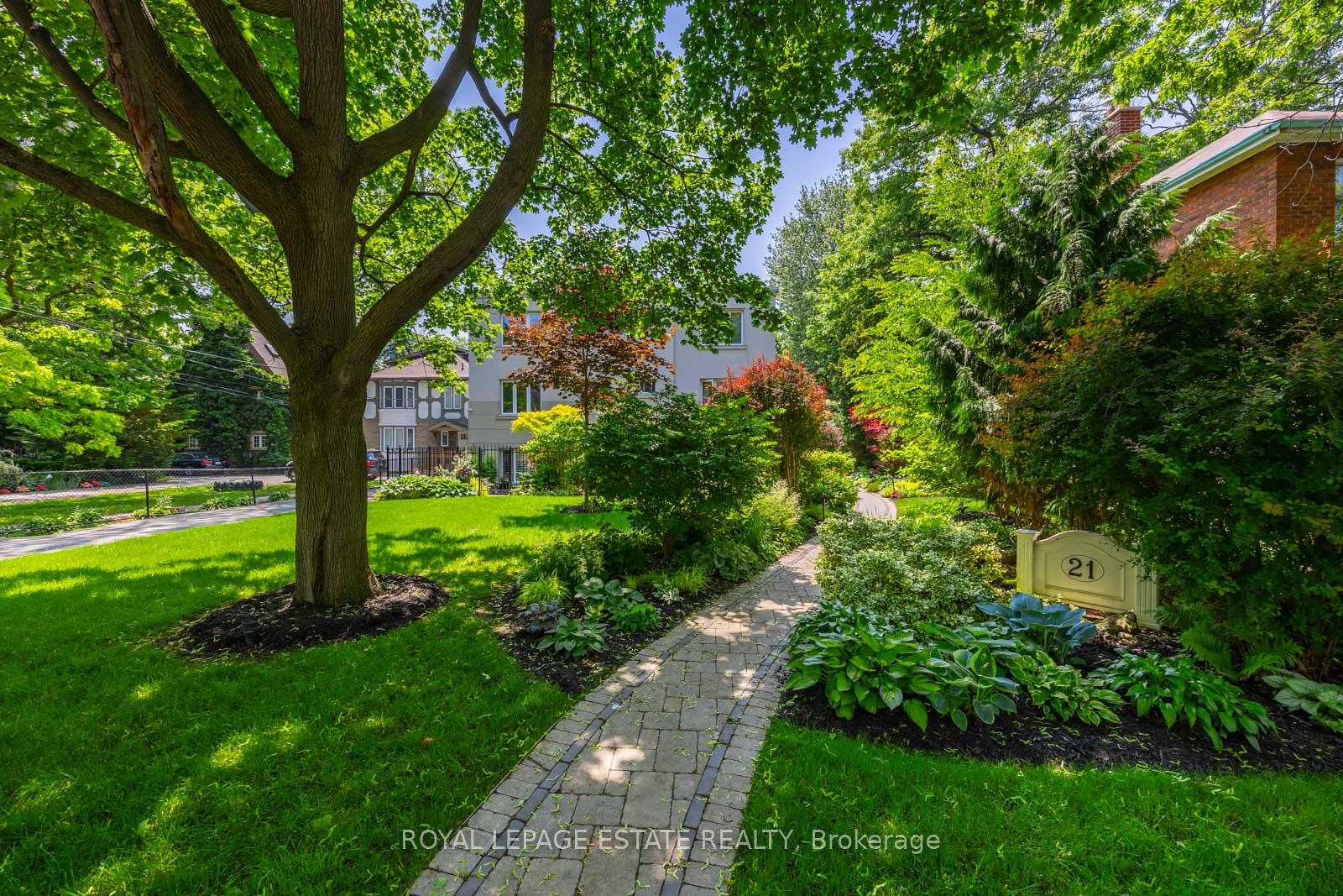 Photo 3 of Unit 4, 21 Benlamond Avenue, Toronto, East End-Danforth — HOMEH
