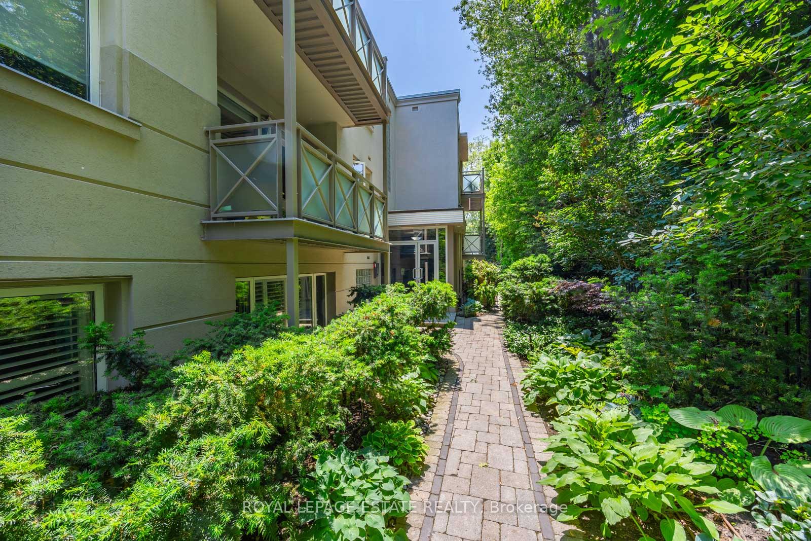 Photo 8 of Unit 4, 21 Benlamond Avenue, Toronto, East End-Danforth — HOMEH