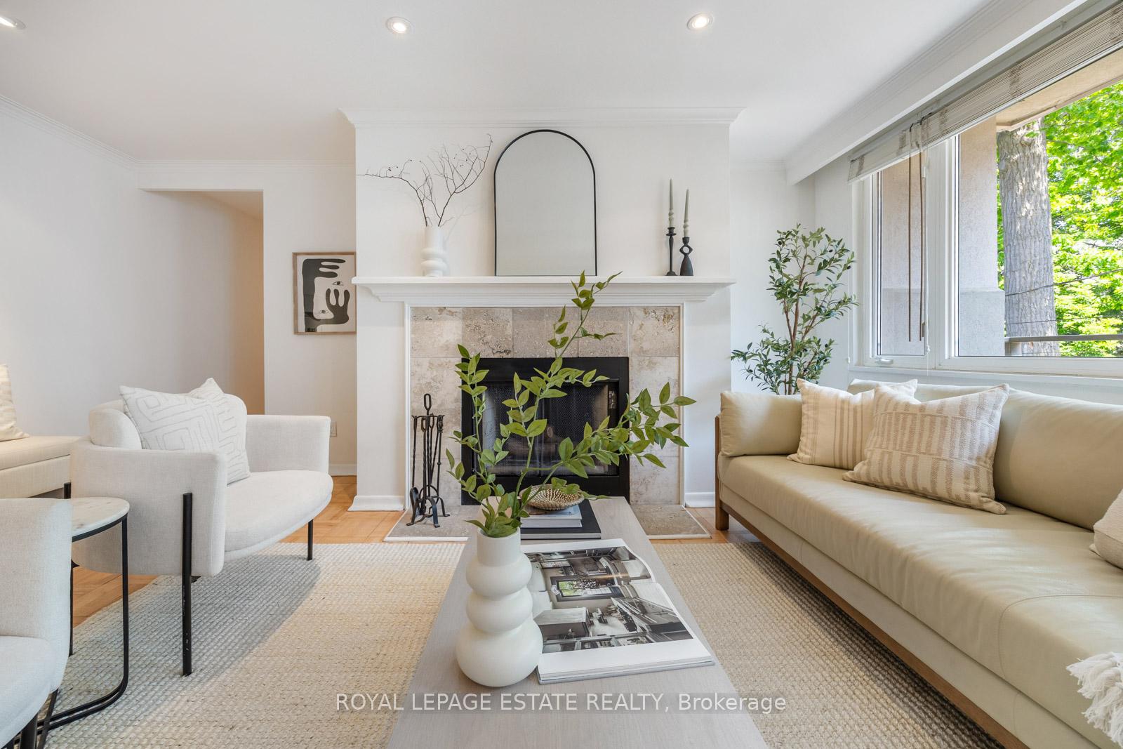 Photo 17 of Unit 4, 21 Benlamond Avenue, Toronto, East End-Danforth — HOMEH