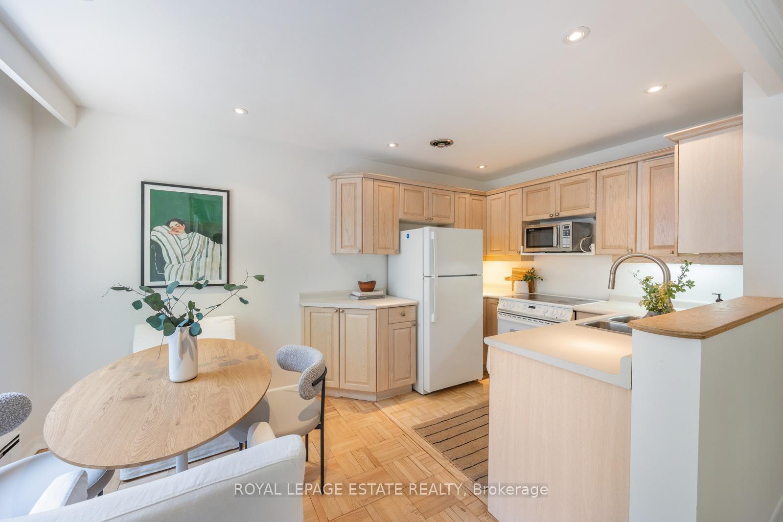 Photo 25 of Unit 4, 21 Benlamond Avenue, Toronto, East End-Danforth — HOMEH