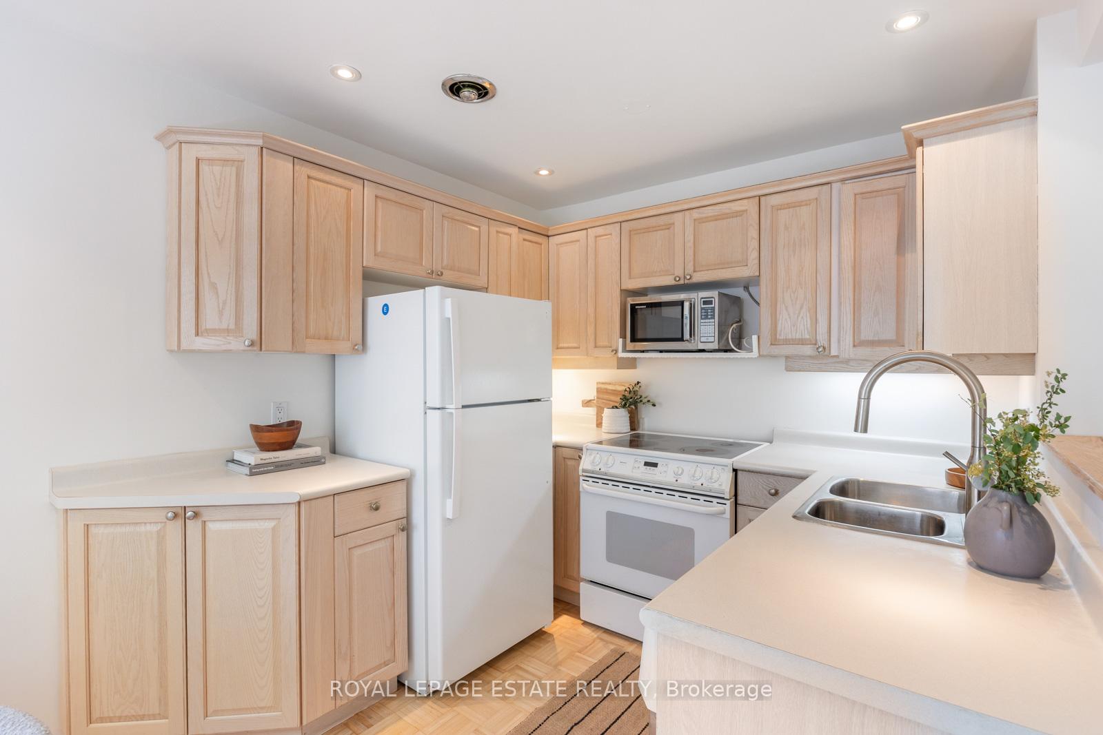 Photo 26 of Unit 4, 21 Benlamond Avenue, Toronto, East End-Danforth — HOMEH