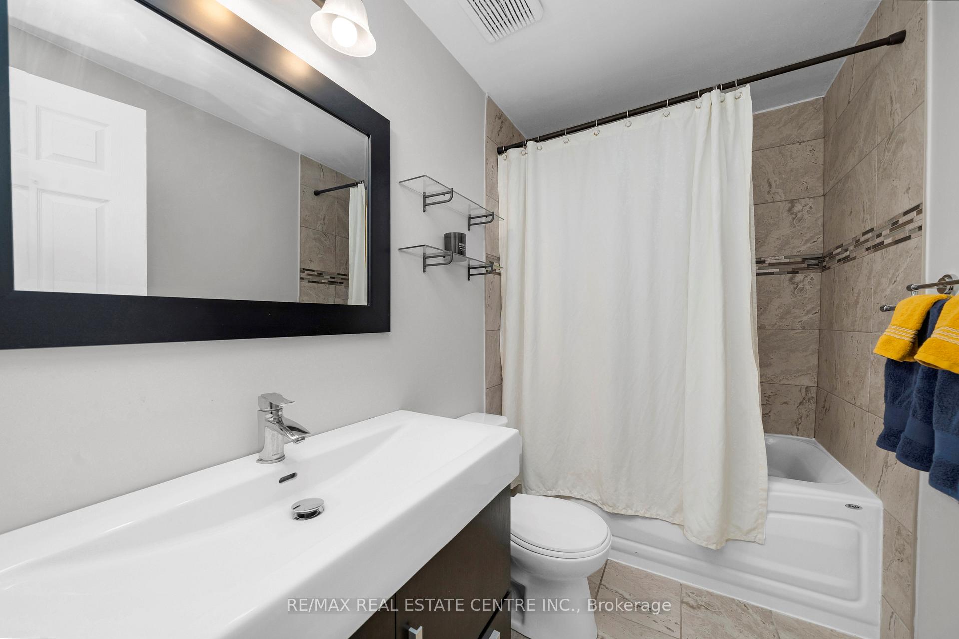 Photo 9 of Unit 7, 700 Paisley Road, Guelph, Willow West/Sugarbush/West Acres — HOMEH