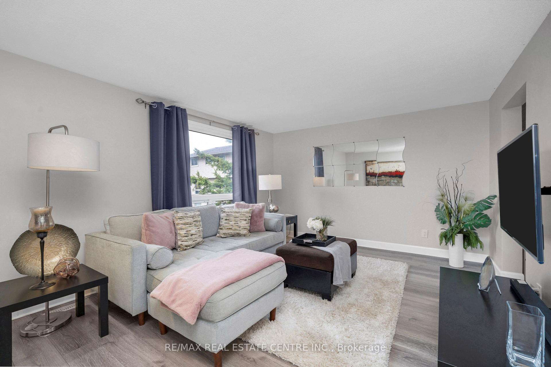 Photo 17 of Unit 7, 700 Paisley Road, Guelph, Willow West/Sugarbush/West Acres — HOMEH