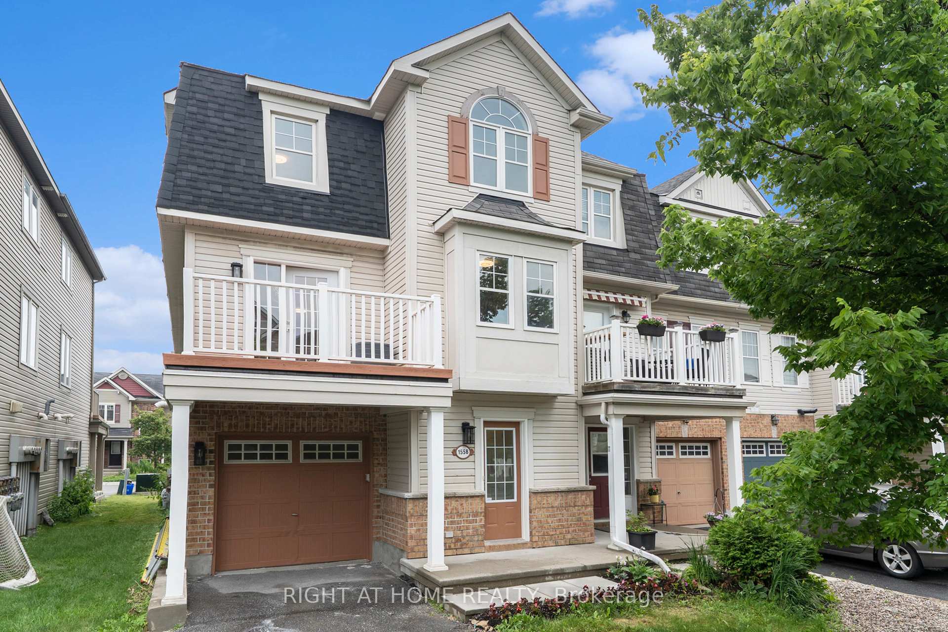 Photo 2 of 1558 Haydon Circle N, Ottawa, Barrhaven - Heritage Park — HOMEH