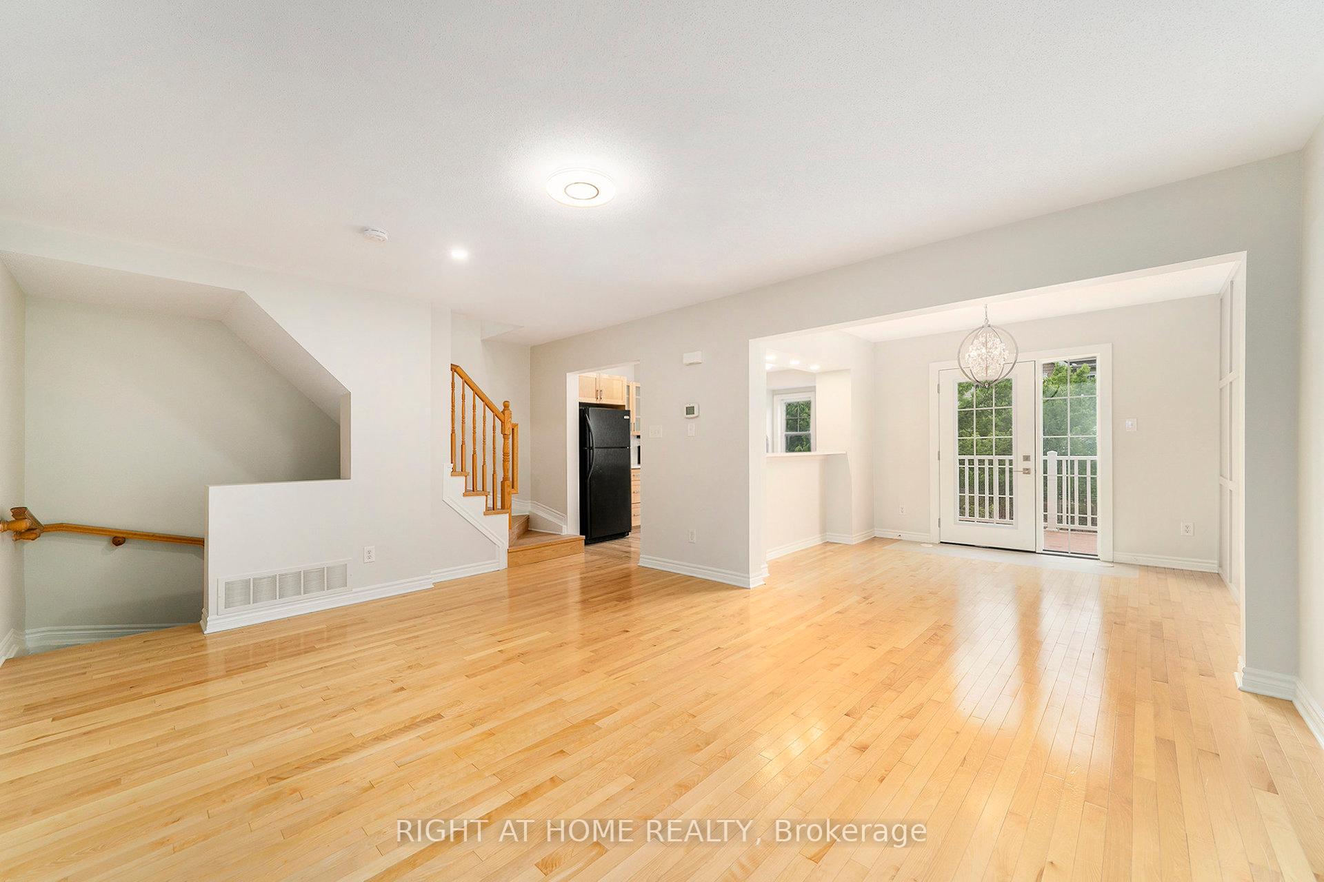 Photo 5 of 1558 Haydon Circle N, Ottawa, Barrhaven - Heritage Park — HOMEH