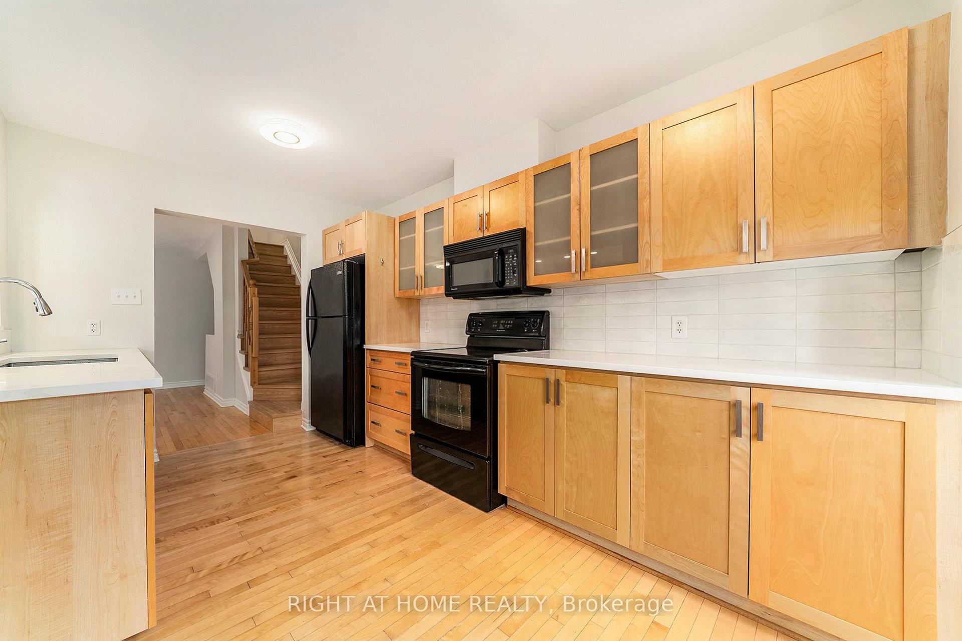 Photo 10 of 1558 Haydon Circle N, Ottawa, Barrhaven - Heritage Park — HOMEH