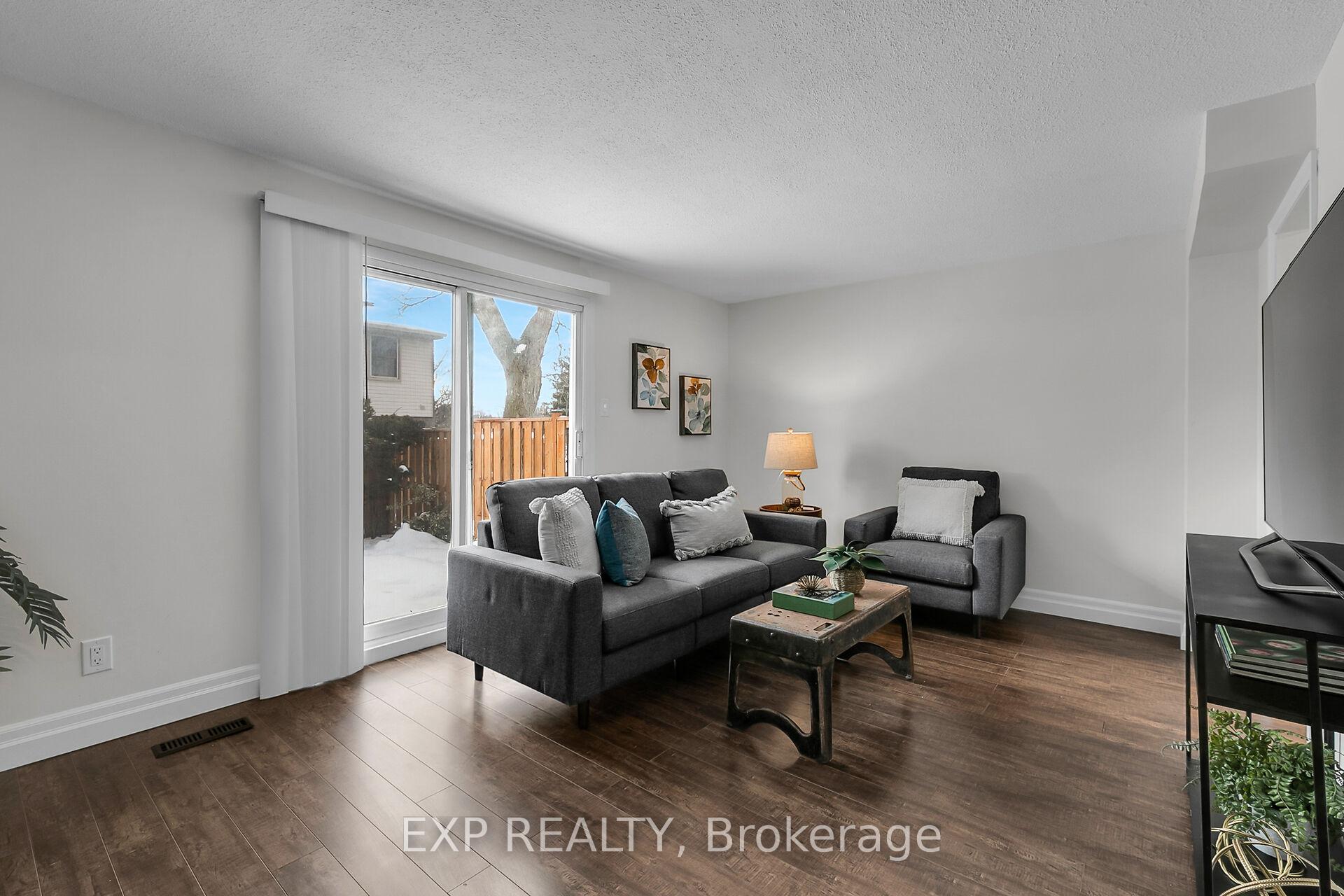 Photo 12 of Unit 9, 11 Grand River Boulevard, Kitchener — HOMEH