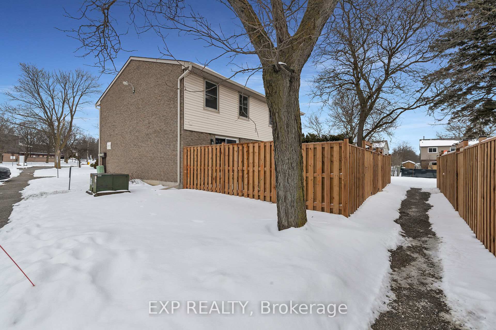 Photo 27 of Unit 9, 11 Grand River Boulevard, Kitchener — HOMEH