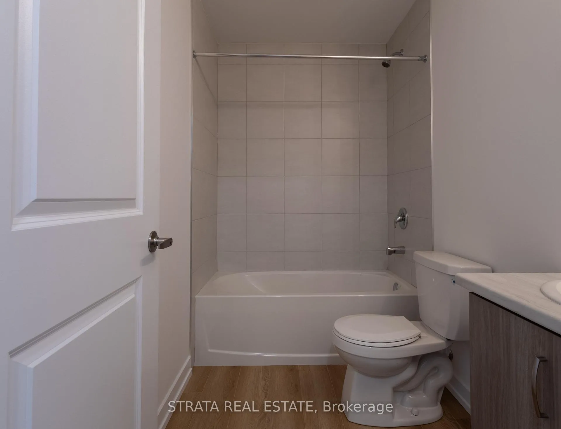 Photo 7 of Unit 14, 70 Kenesky Drive, Hamilton, Waterdown — HOMEH