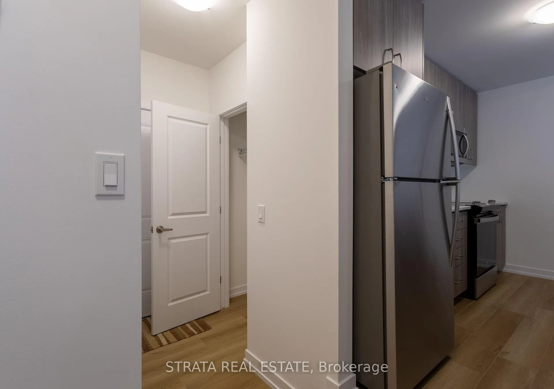 Photo 11 of Unit 14, 70 Kenesky Drive, Hamilton, Waterdown — HOMEH