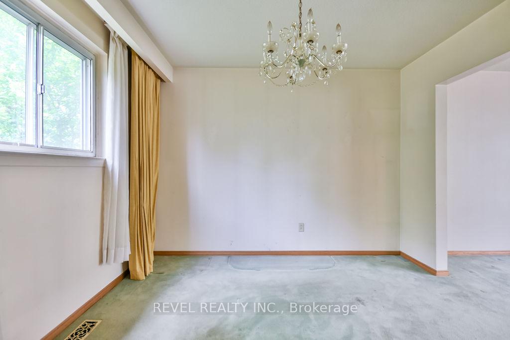 Photo 7 of 37 Broadmoor Avenue, Barrie, Allandale Heights — HOMEH