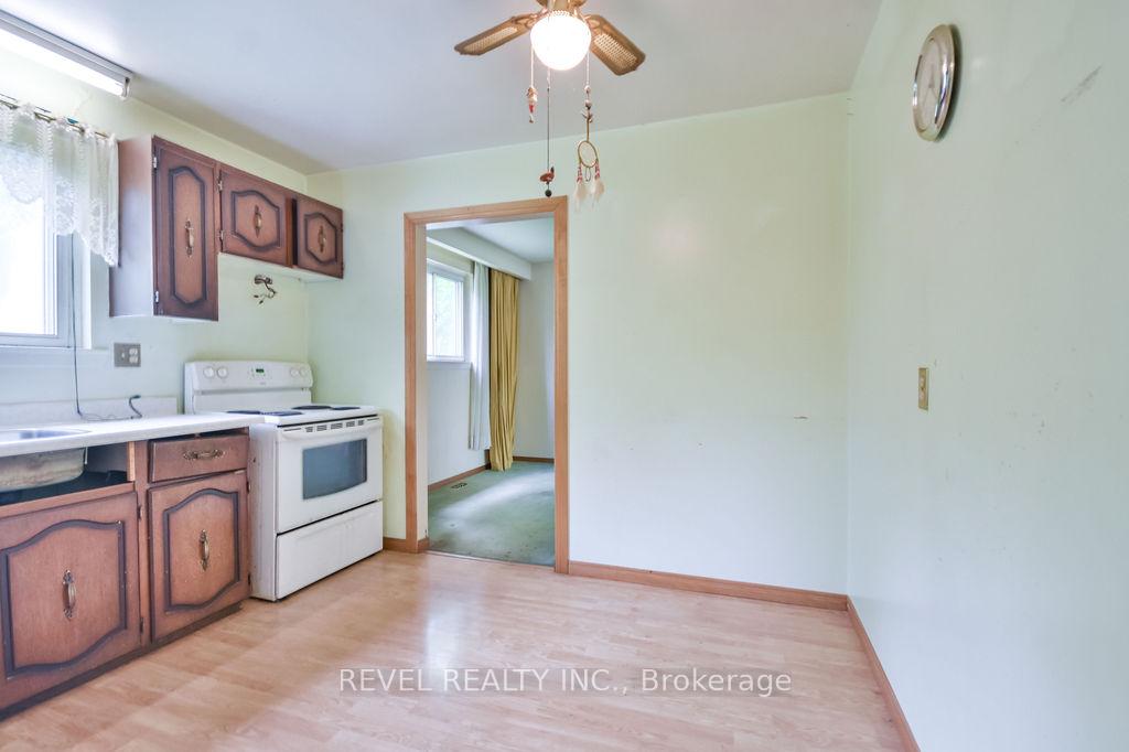 Photo 10 of 37 Broadmoor Avenue, Barrie, Allandale Heights — HOMEH