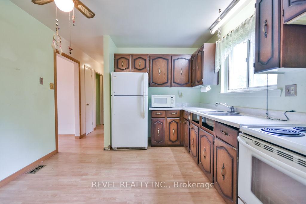 Photo 12 of 37 Broadmoor Avenue, Barrie, Allandale Heights — HOMEH